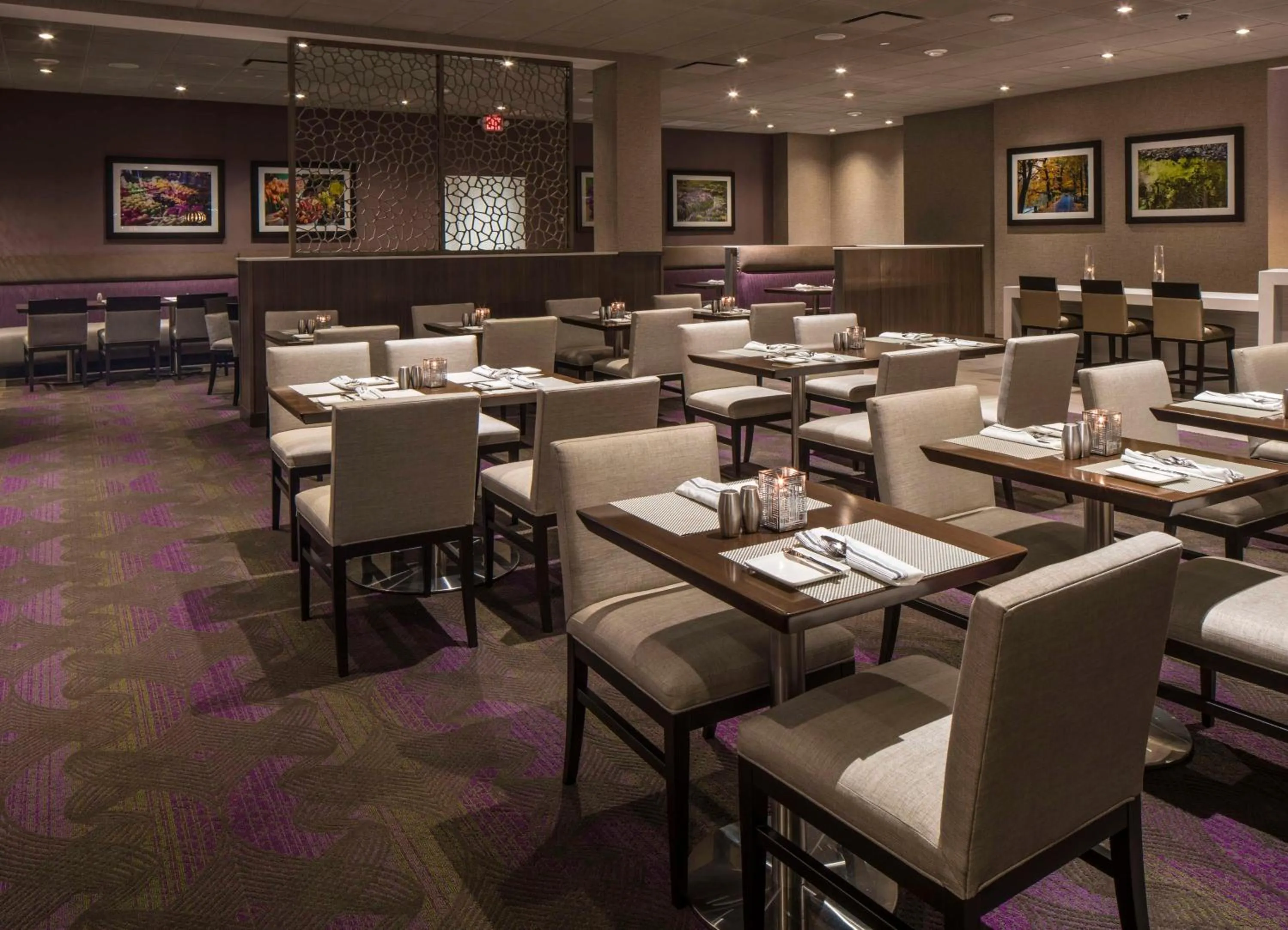 Restaurant/places to eat in Hilton Washington DC/Rockville Hotel & Executive Meeting Center