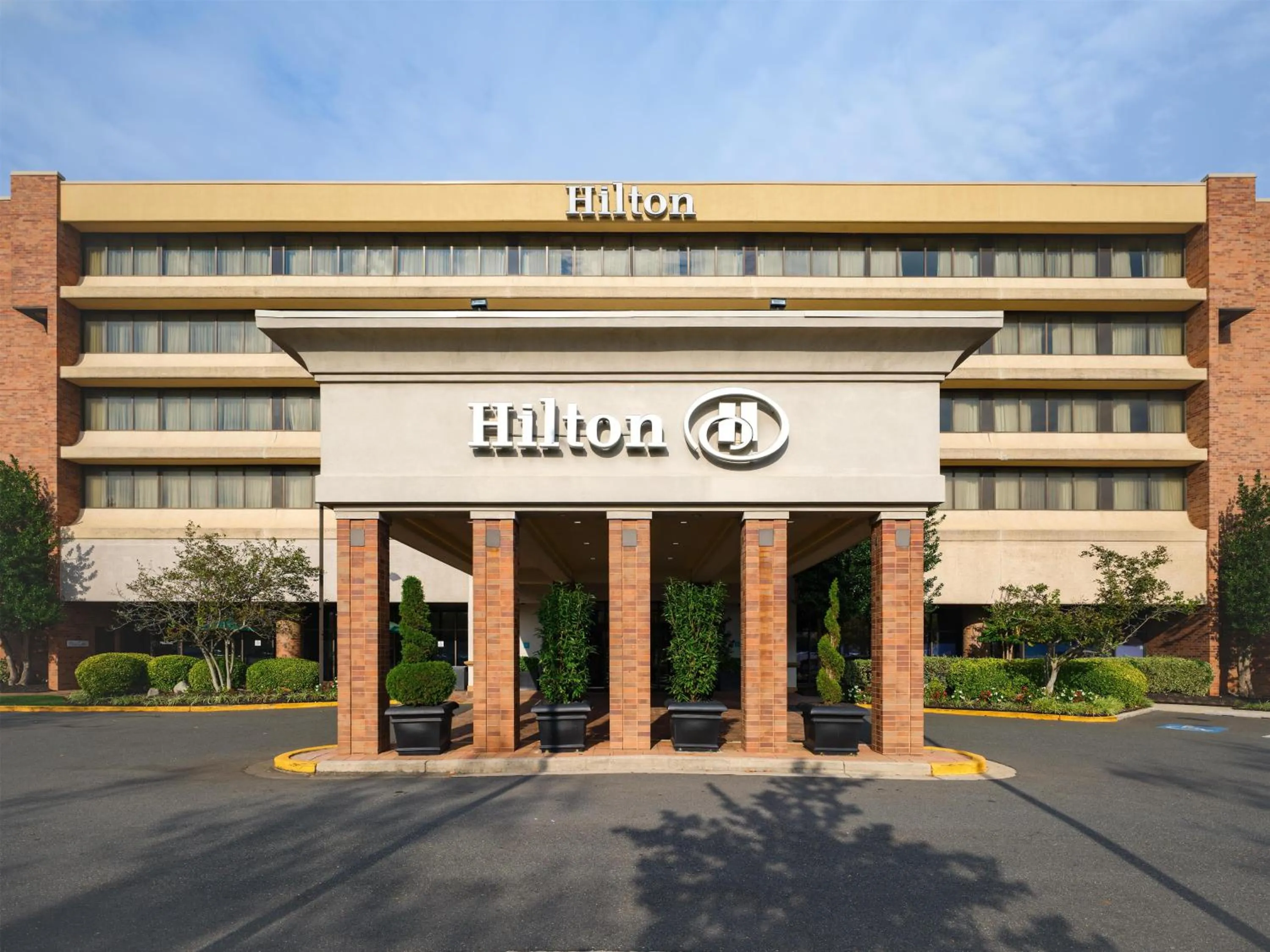 Property building in Hilton Washington DC/Rockville Hotel & Executive Meeting Center