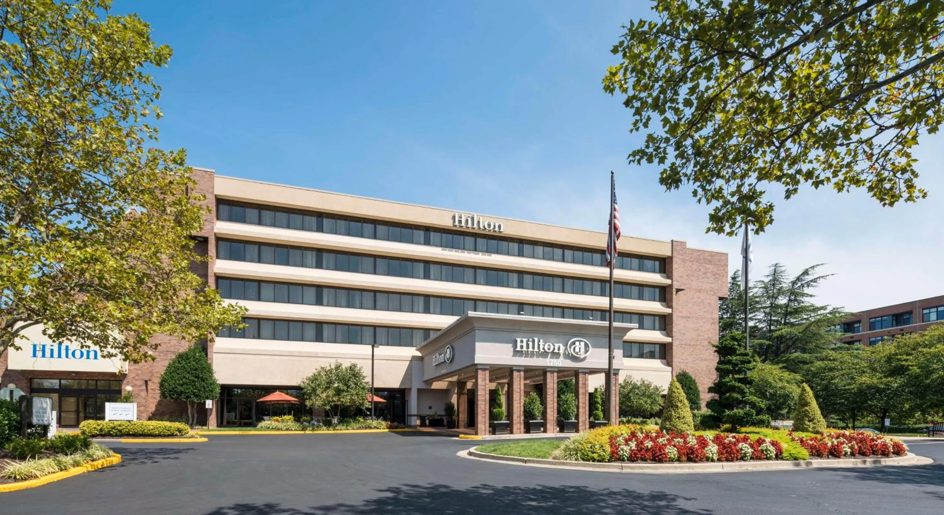 Property building in Hilton Washington DC/Rockville Hotel & Executive Meeting Center
