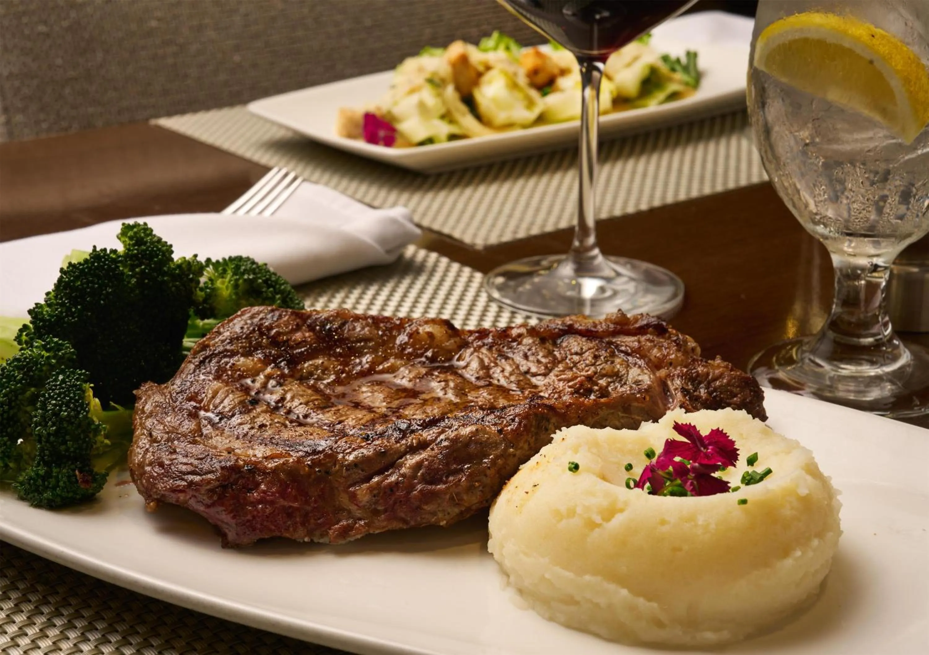 Dining area in Hilton Washington DC/Rockville Hotel & Executive Meeting Center