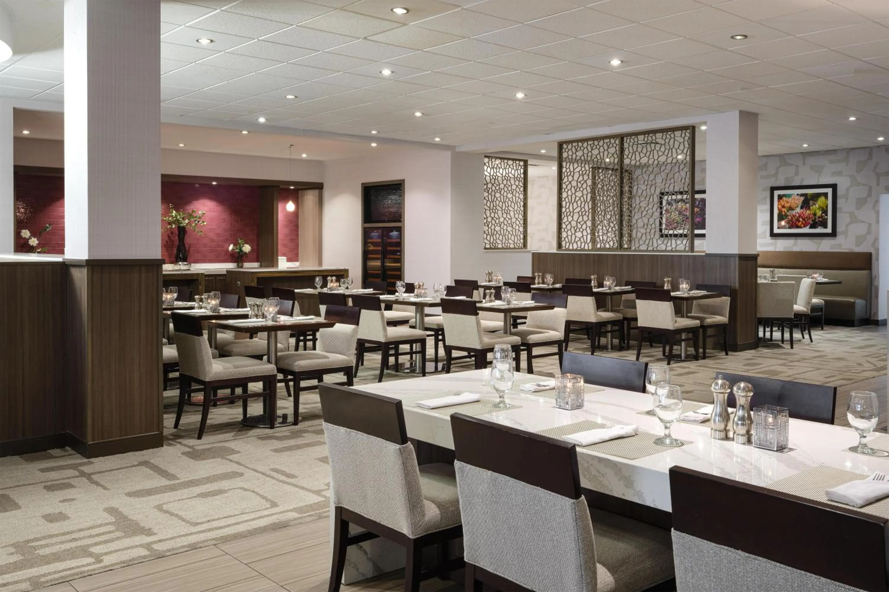 Restaurant/places to eat in Hilton Washington DC/Rockville Hotel & Executive Meeting Center