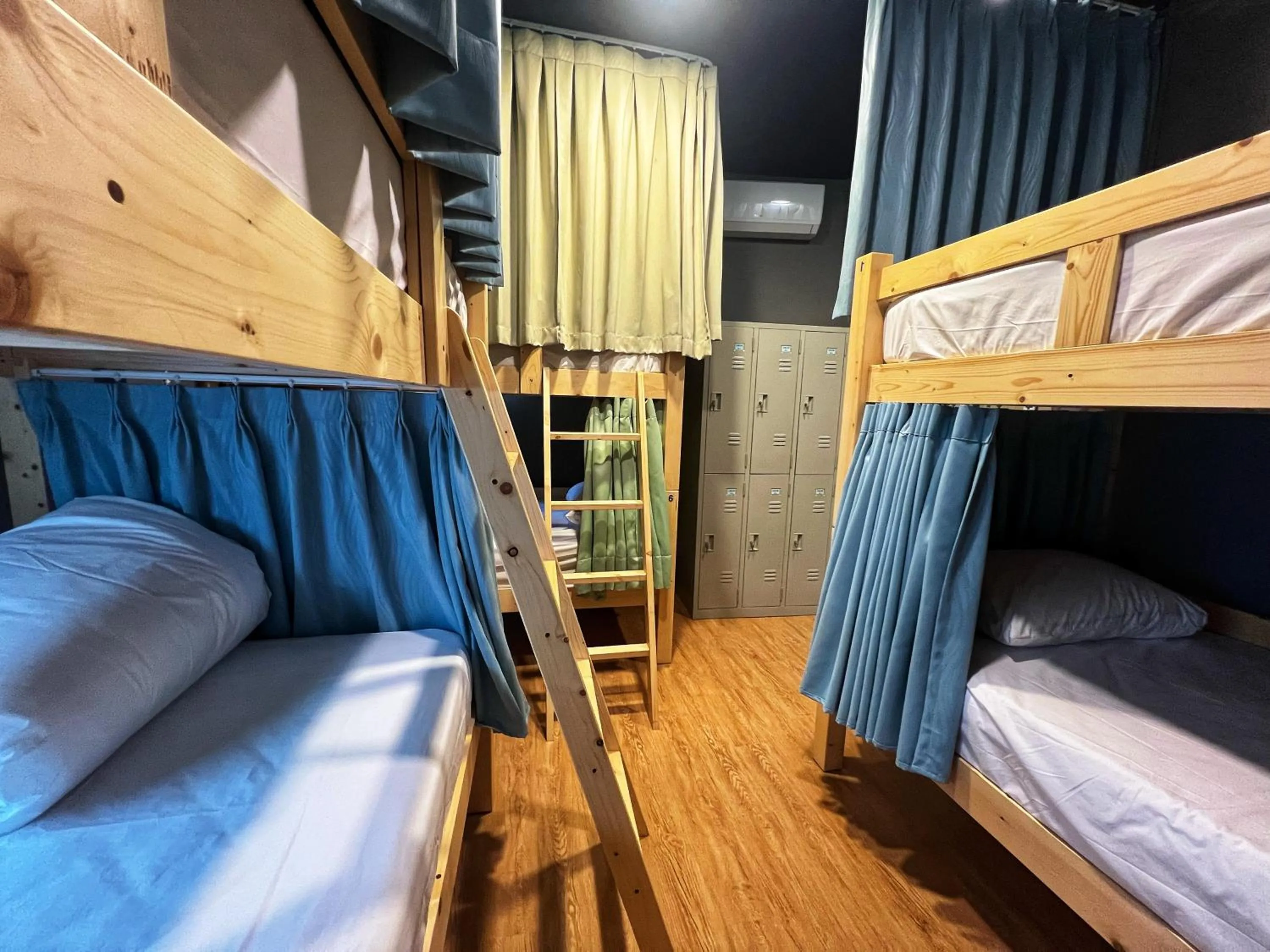 Photo of the whole room, Bed in Mu-In Hotel