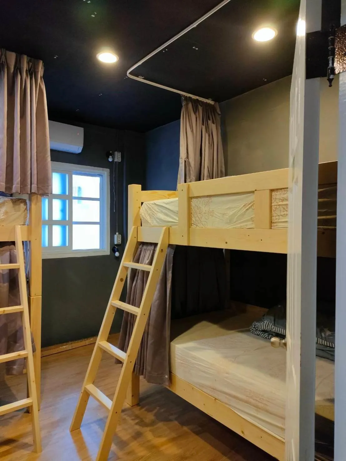 Bunk Bed in Town Stay