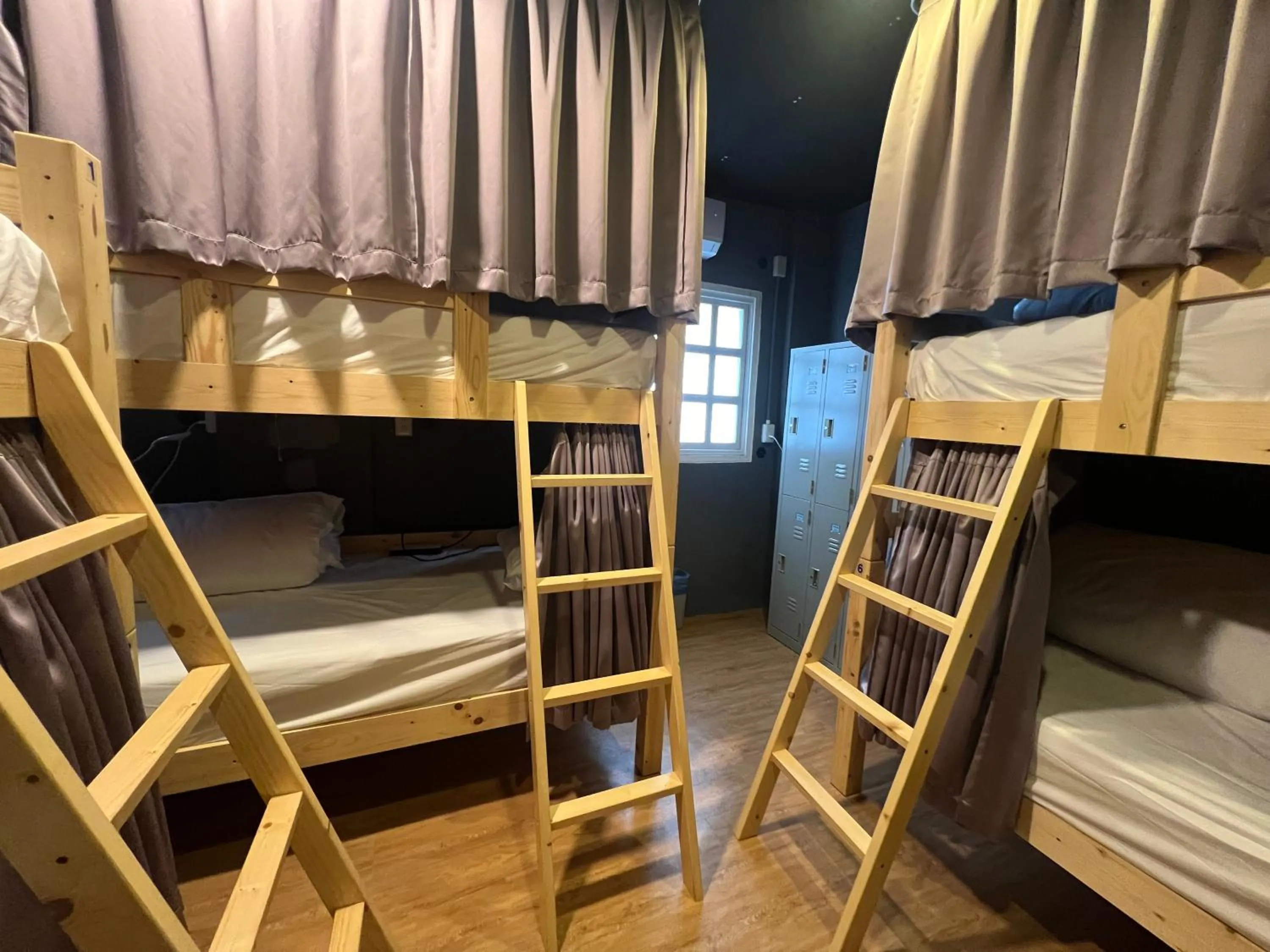 Photo of the whole room, Bed in Mu-In Hotel