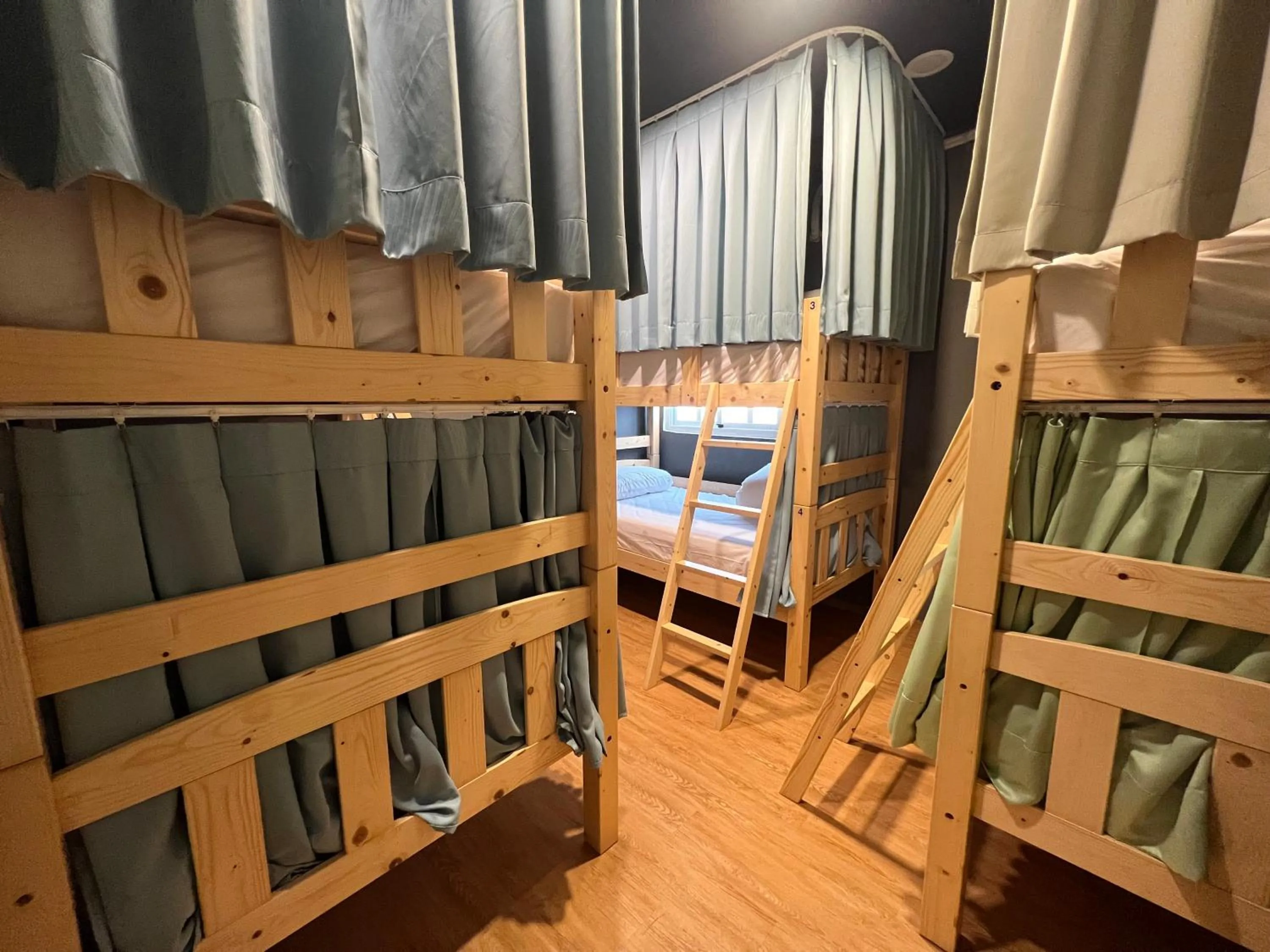 Photo of the whole room, Bed in Mu-In Hotel