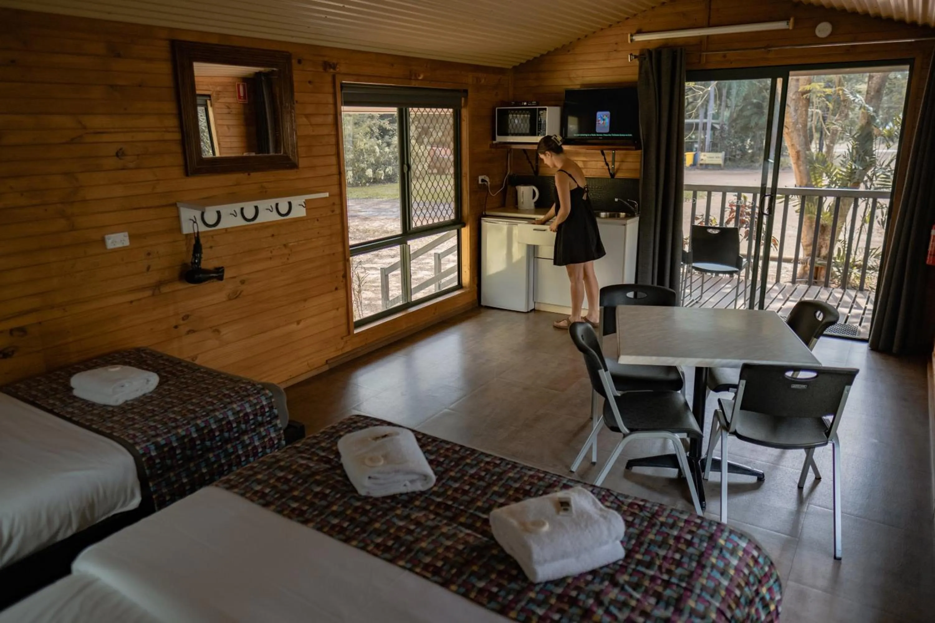 Property building, Bed in Litchfield Tourist Park