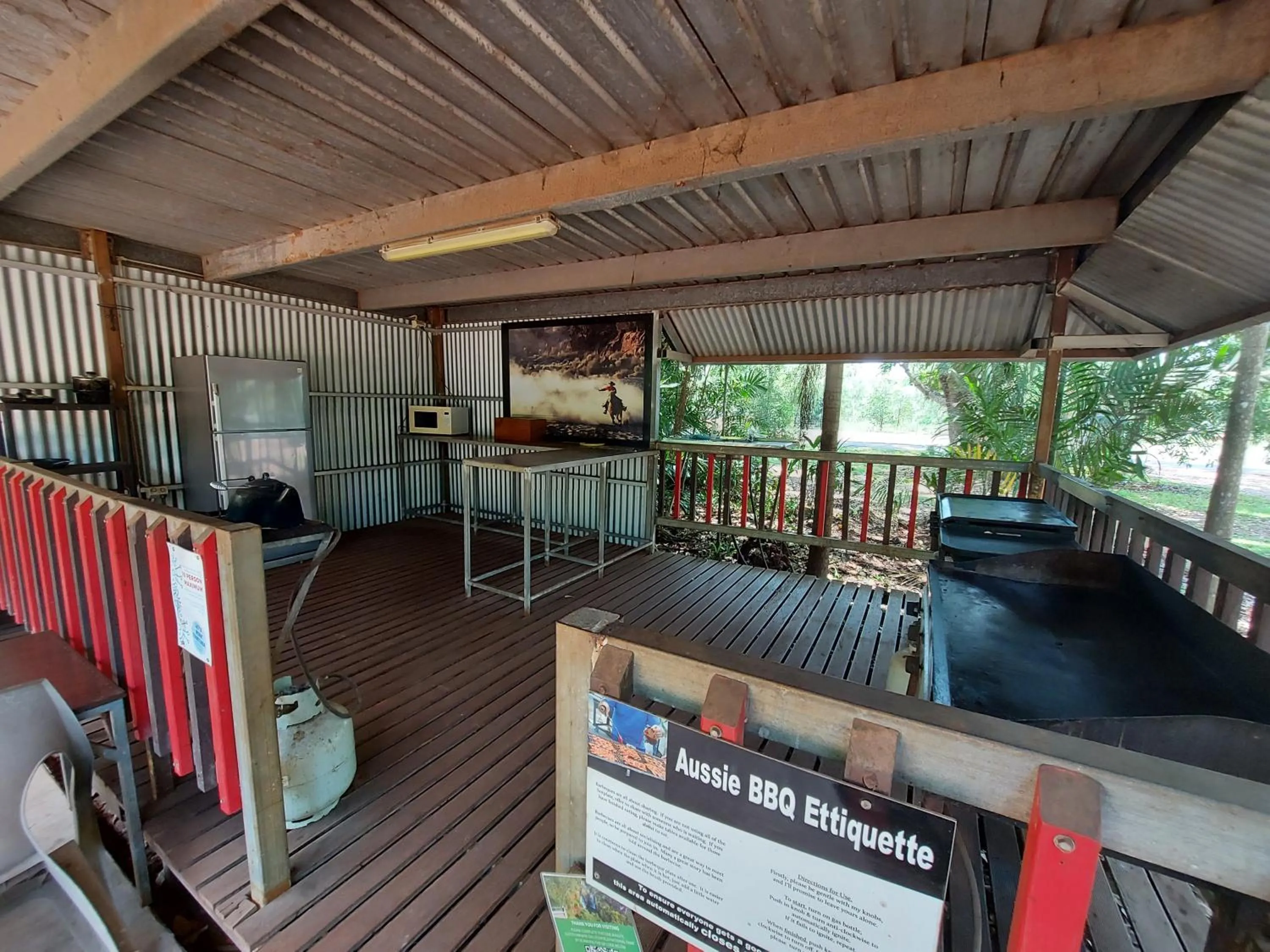 Communal kitchen in Litchfield Tourist Park