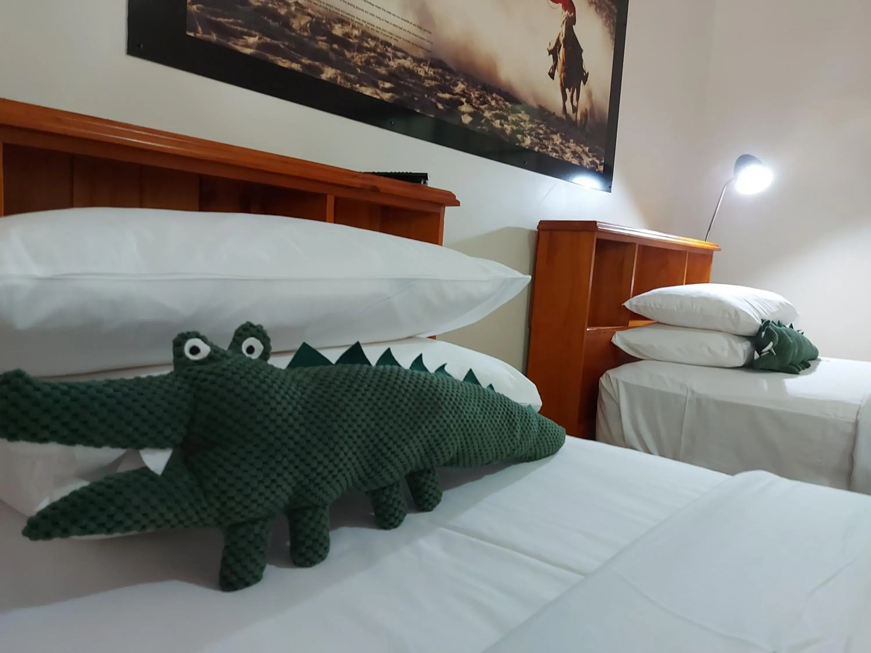 Two-Bedroom Bungalow in Litchfield Tourist Park Two-Bedroom Bungalow in Litchfield Tourist Park