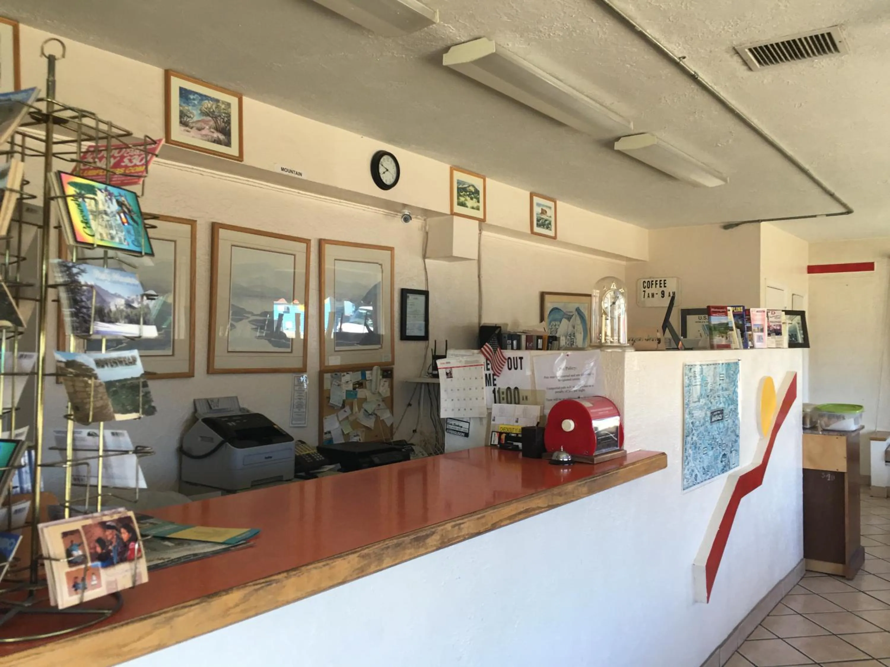 Lobby or reception in National 9 Inn Sand Canyon