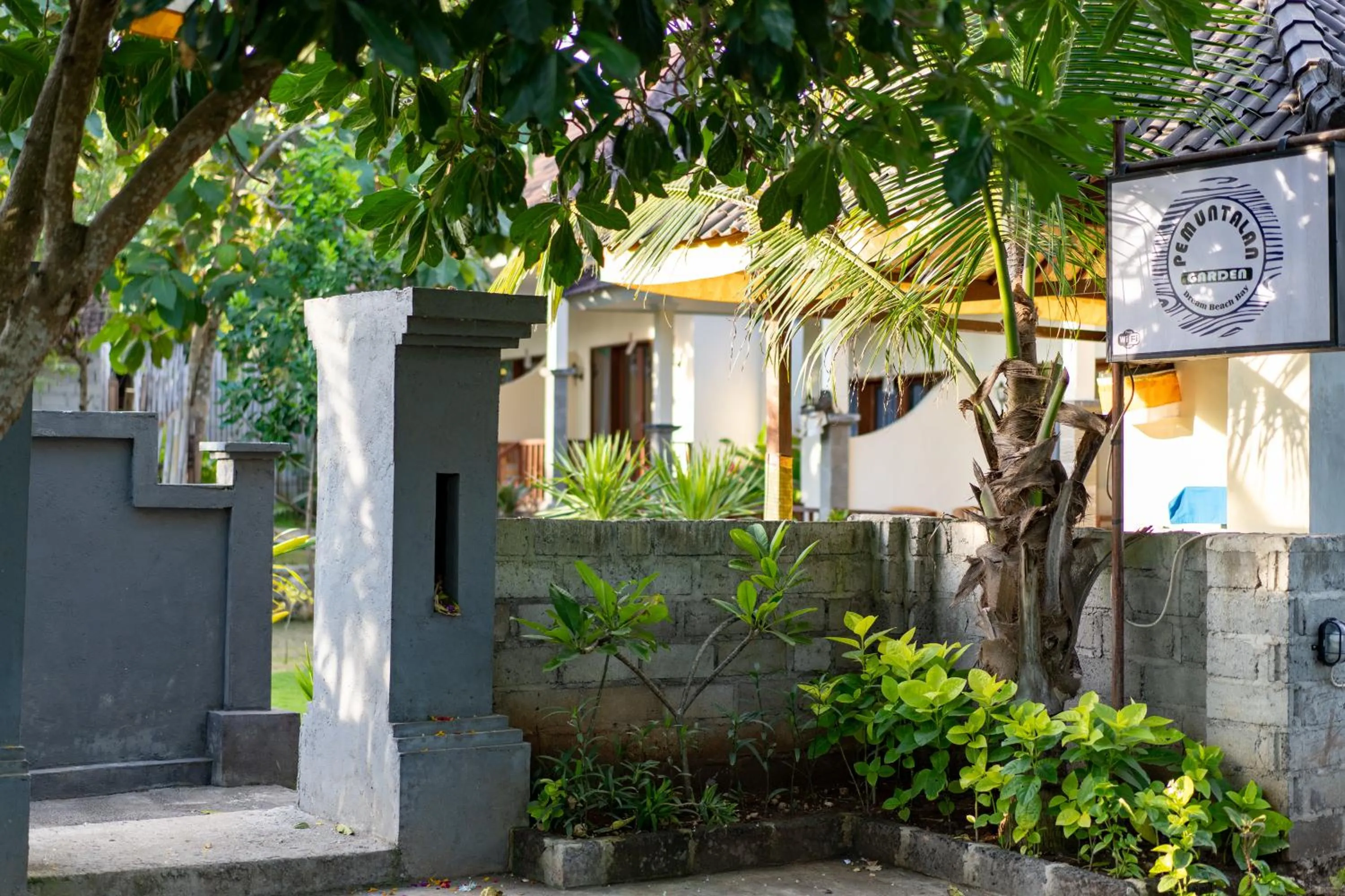Facade/entrance in Pemuntalan Guesthouse