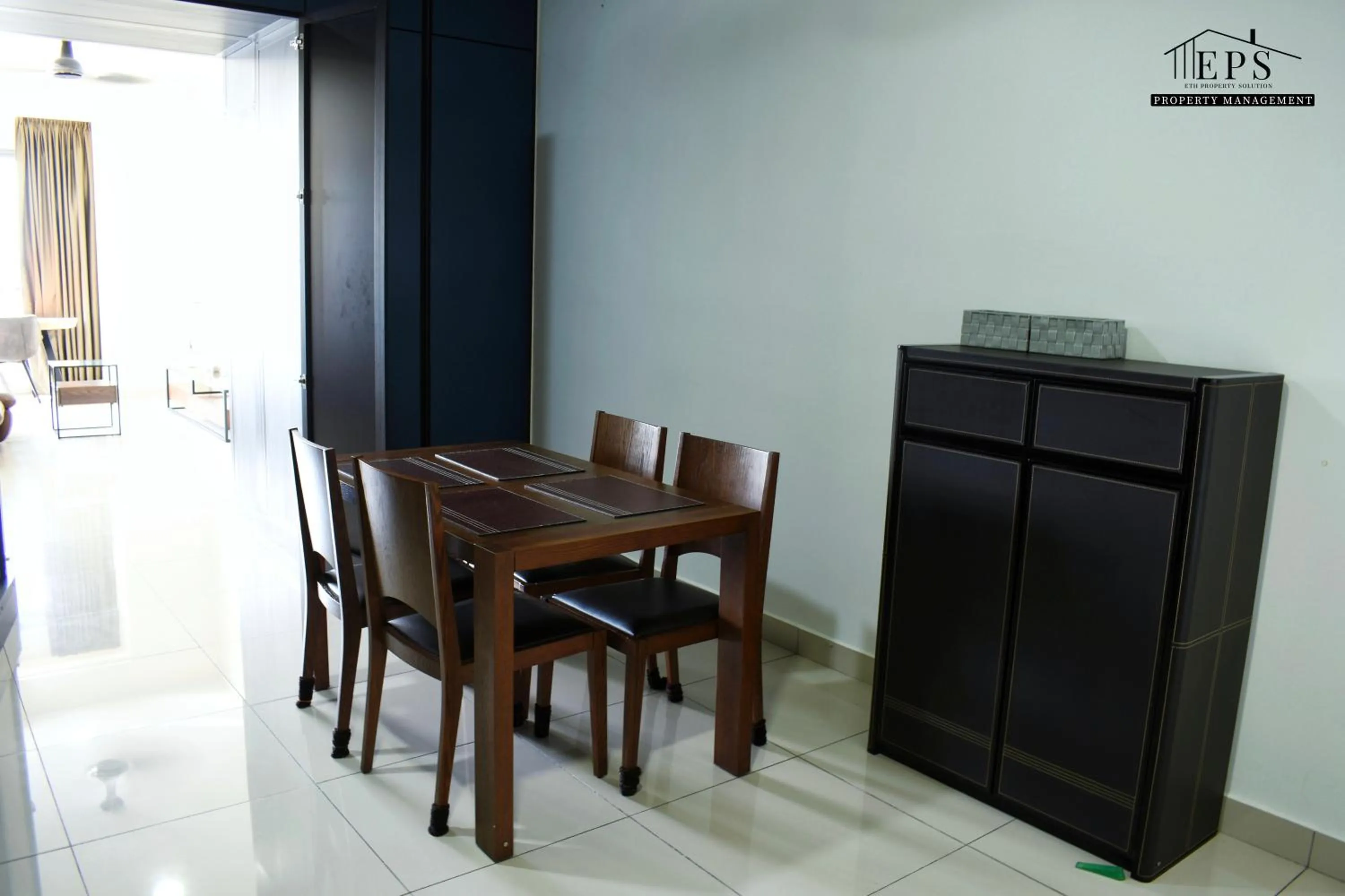 Damen Subang by Widebed