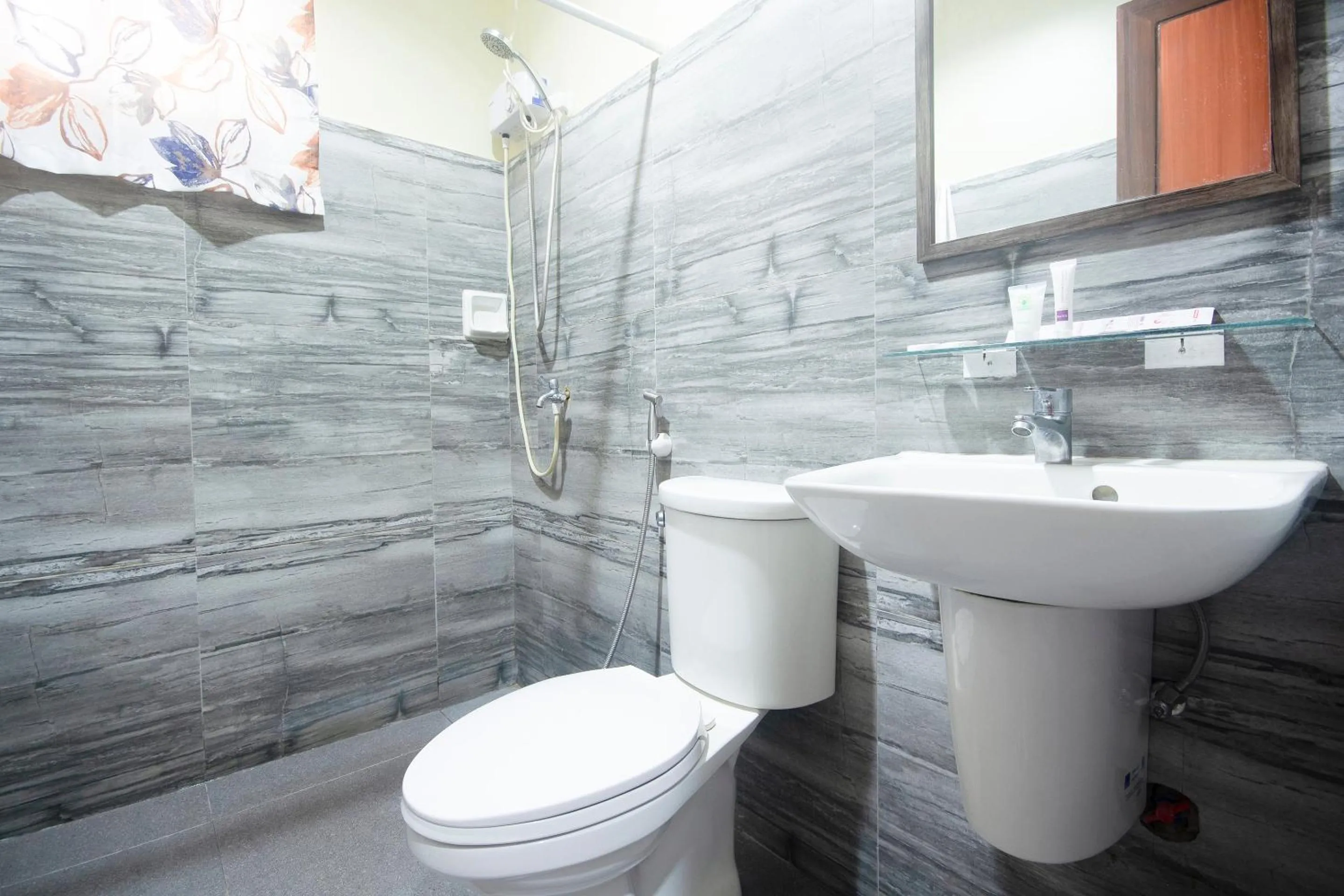 Bathroom in OYO 567 Blue Horizon Hostel