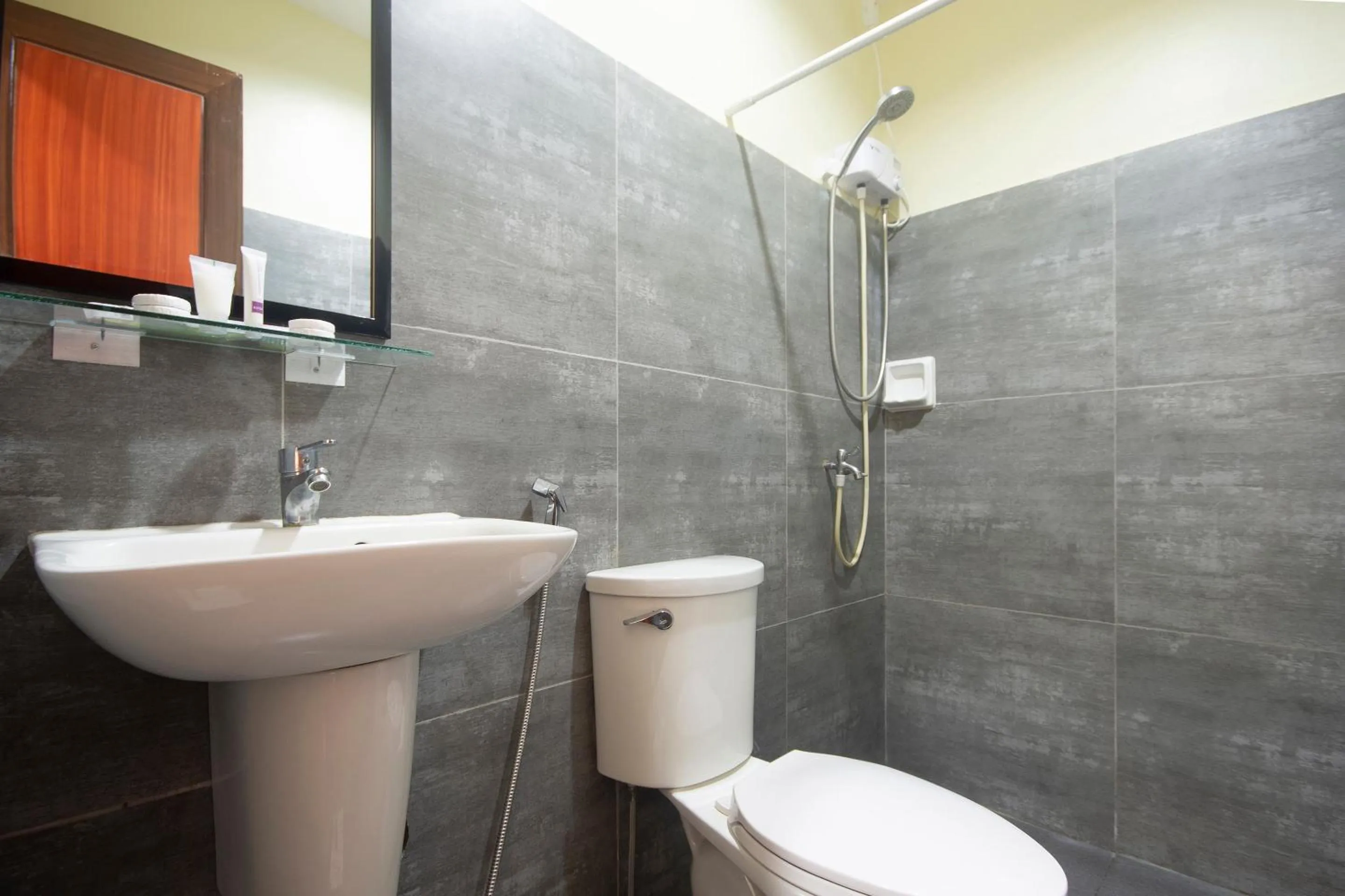 Bathroom in OYO 567 Blue Horizon Hostel