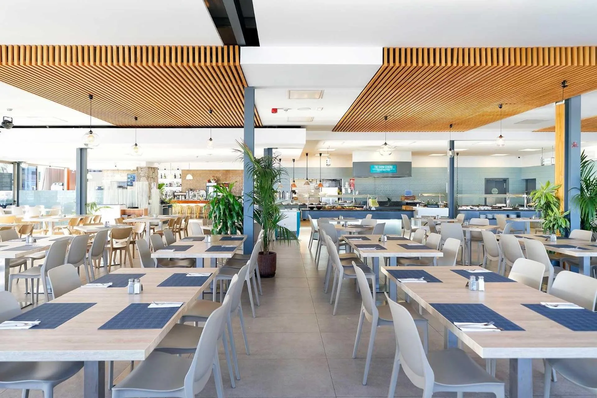 Restaurant/places to eat in Servatur Altamar