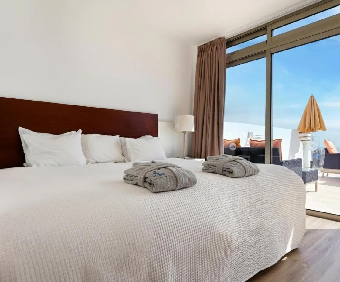 Photo of the whole room, Bed in Servatur Altamar