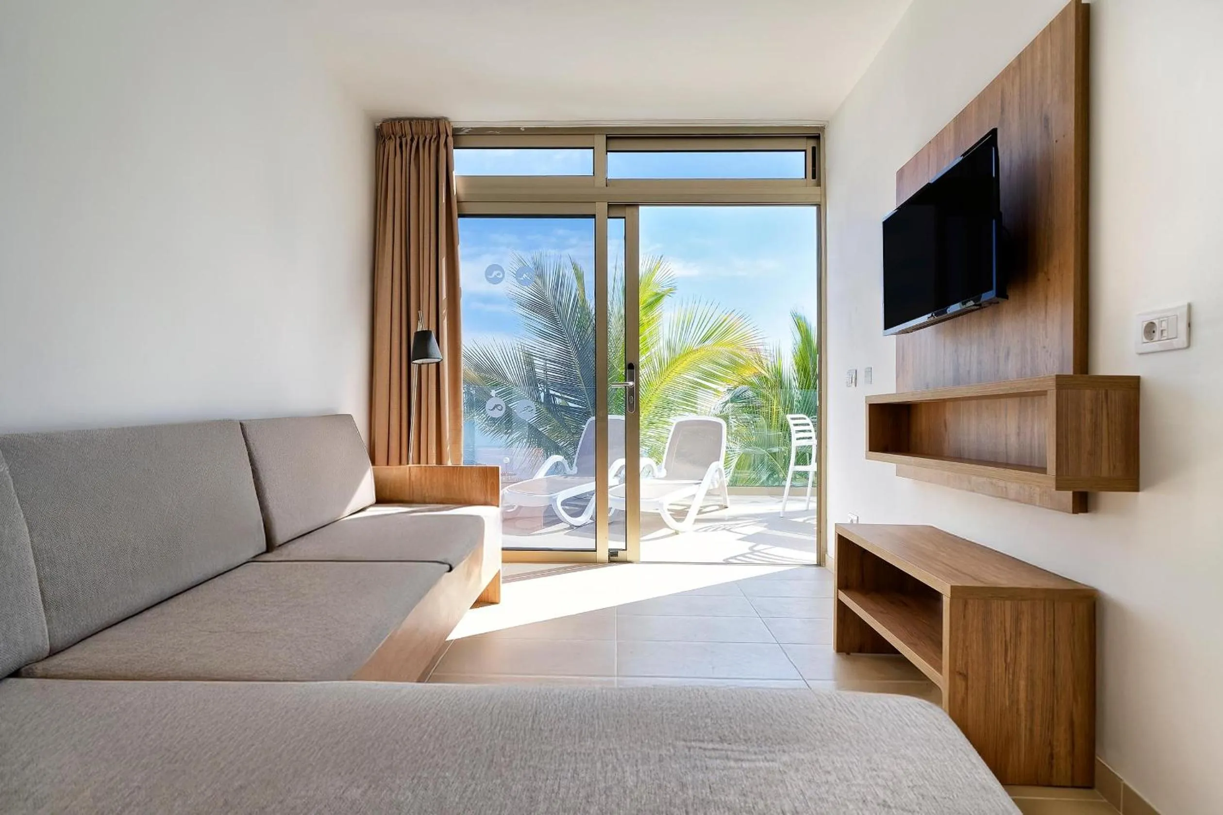 Photo of the whole room, Bed in Servatur Altamar