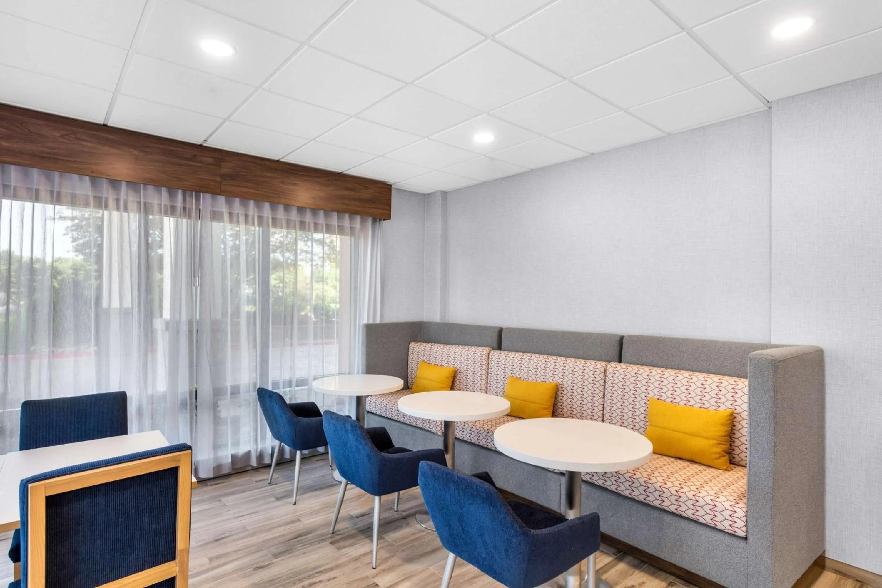 Breakfast in Hampton Inn Knoxville-Airport