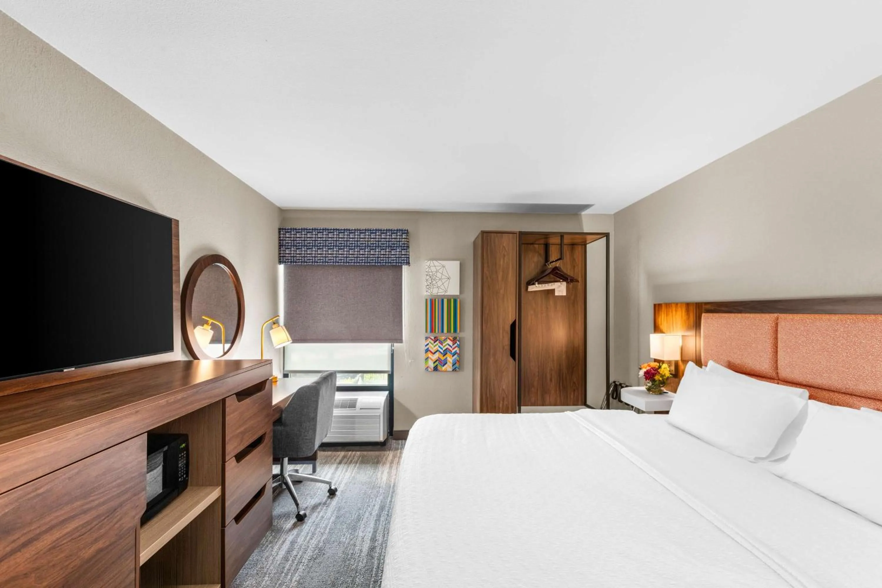 Bed in Hampton Inn Knoxville-Airport