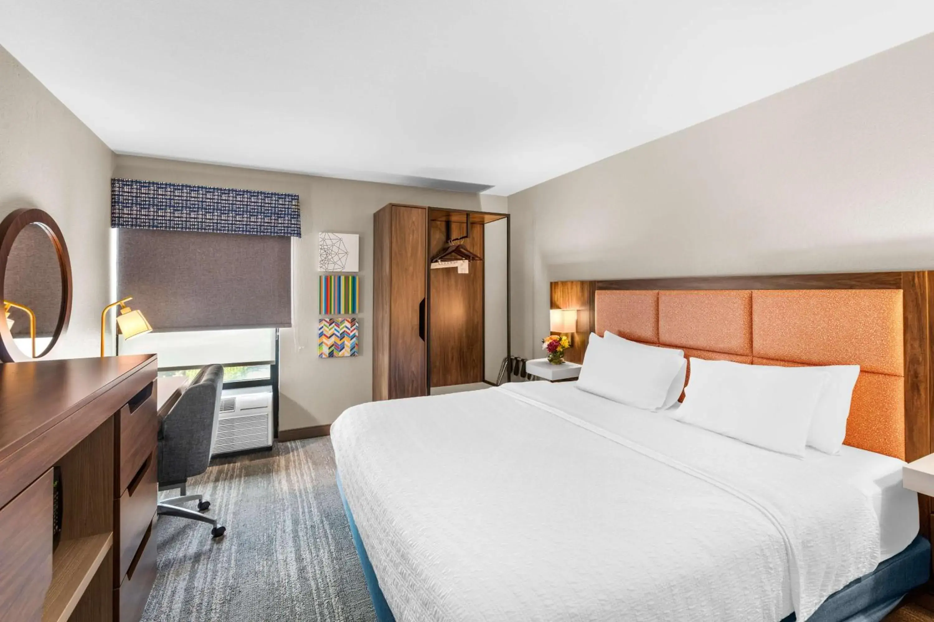 Bed in Hampton Inn Knoxville-Airport Bed in Hampton Inn Knoxville-Airport