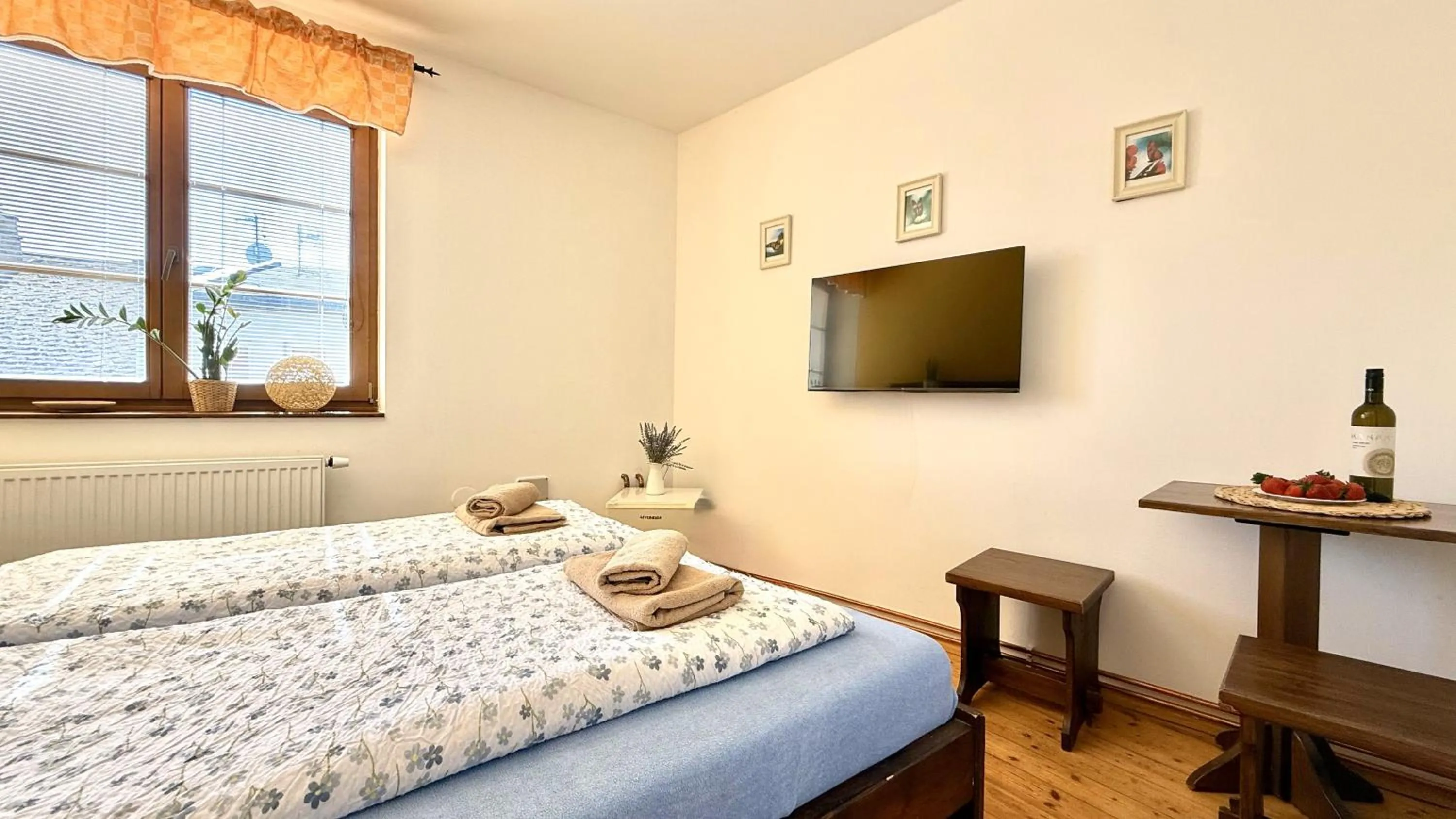 Bed in Penzion a Vinoteka Hrozen