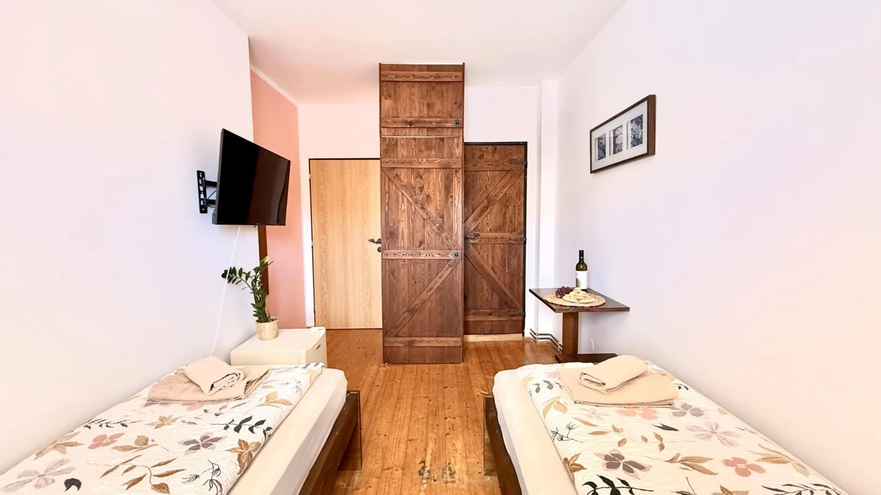 Bed in Penzion a Vinoteka Hrozen