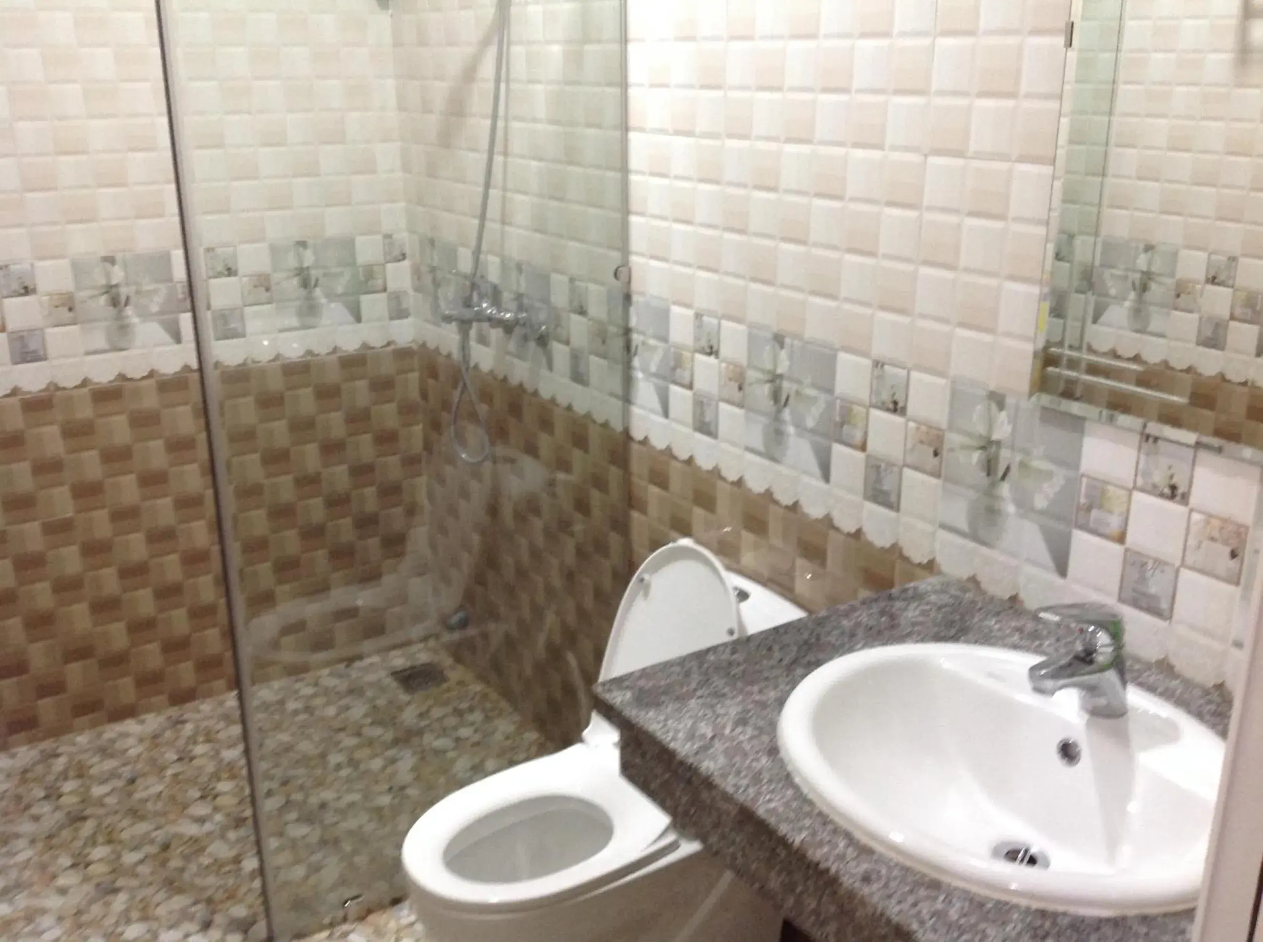 Bed in 8-Bed Dormitory Room in Ha Giang 1 Hostel and Loop Tour Bed in 8-Bed Dormitory Room in Ha Giang 1 Hostel and Loop Tour