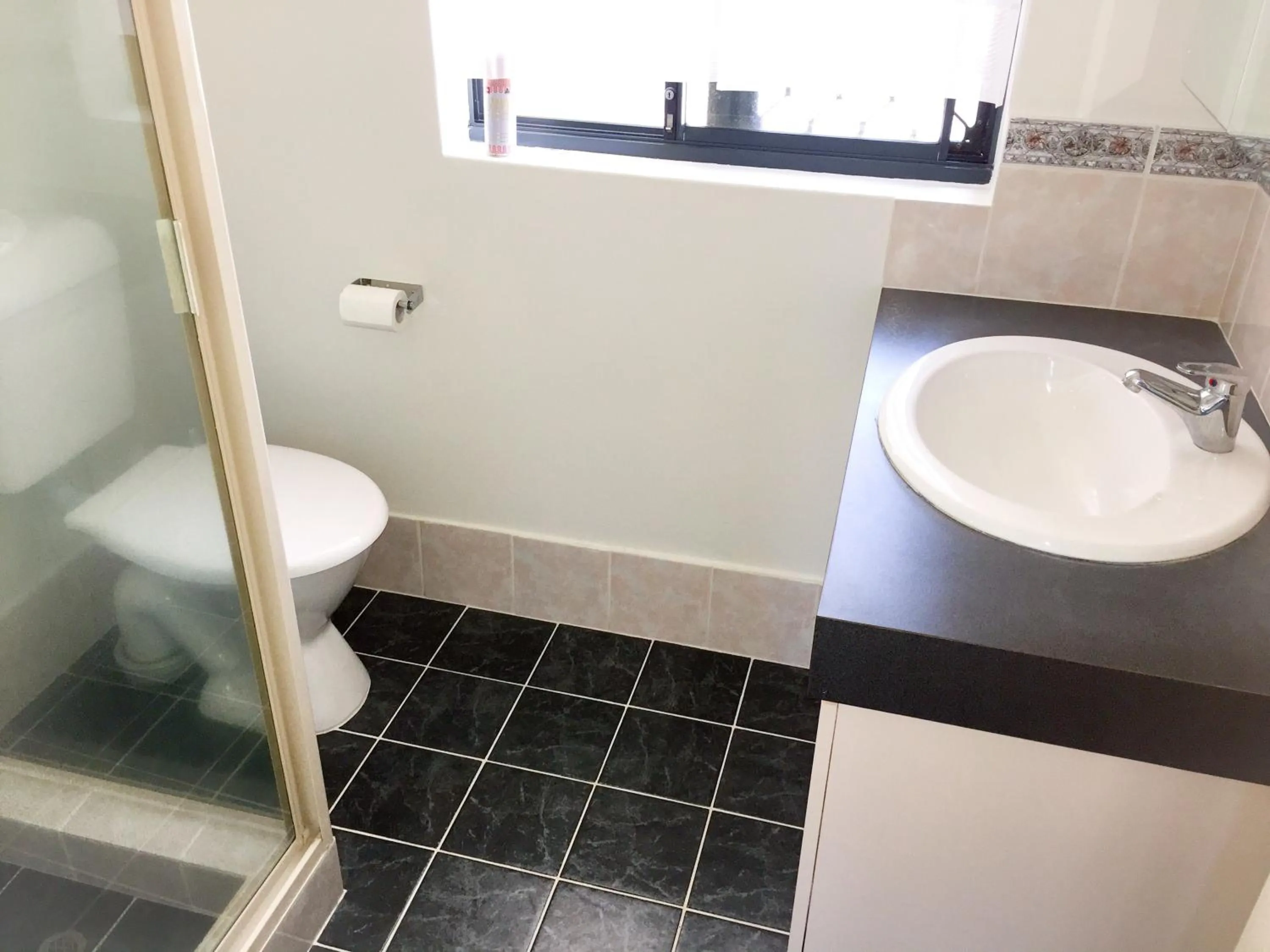 Shower in Caversham B&B