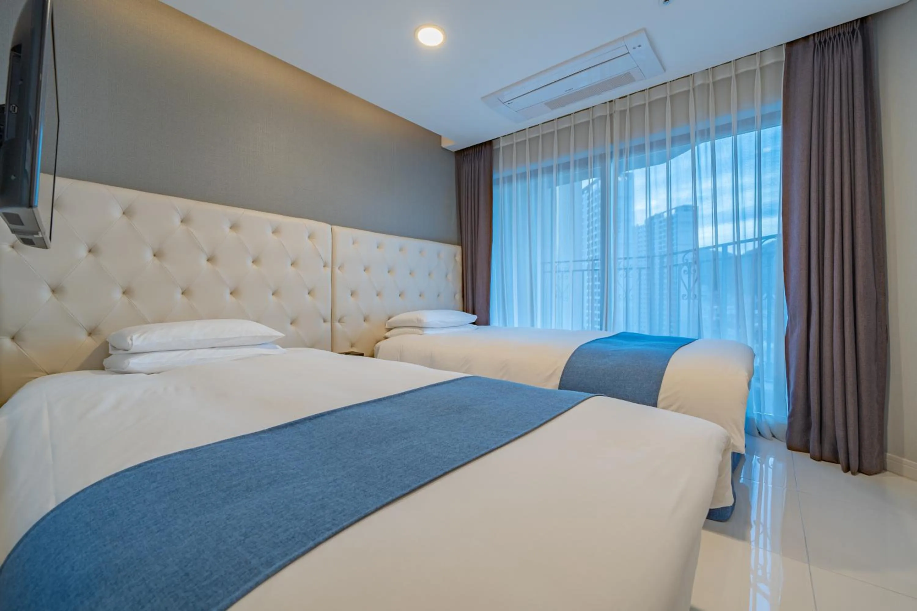 Bedroom, Bed in Hotel Stayon