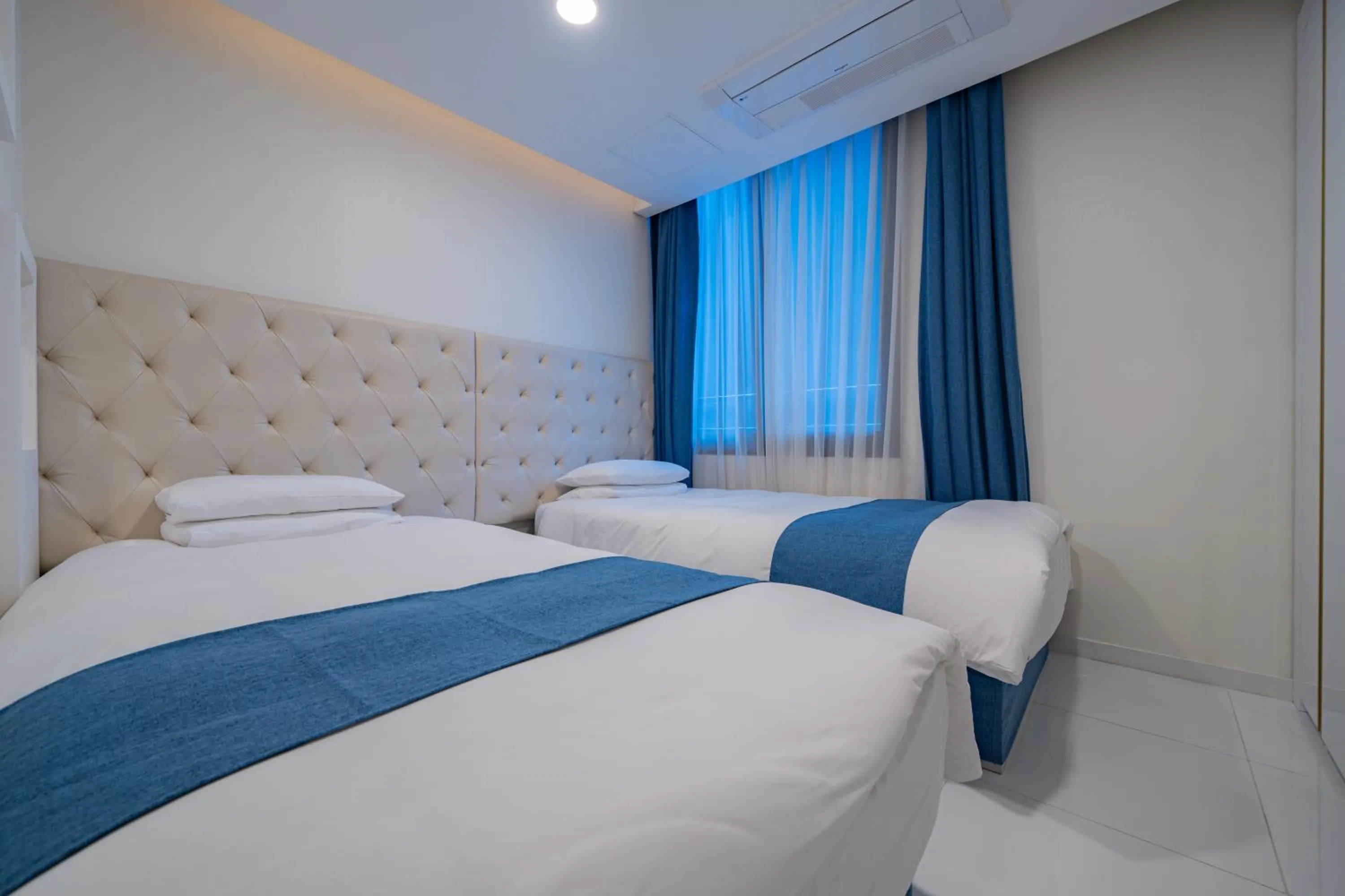 Bedroom, Bed in Hotel Stayon