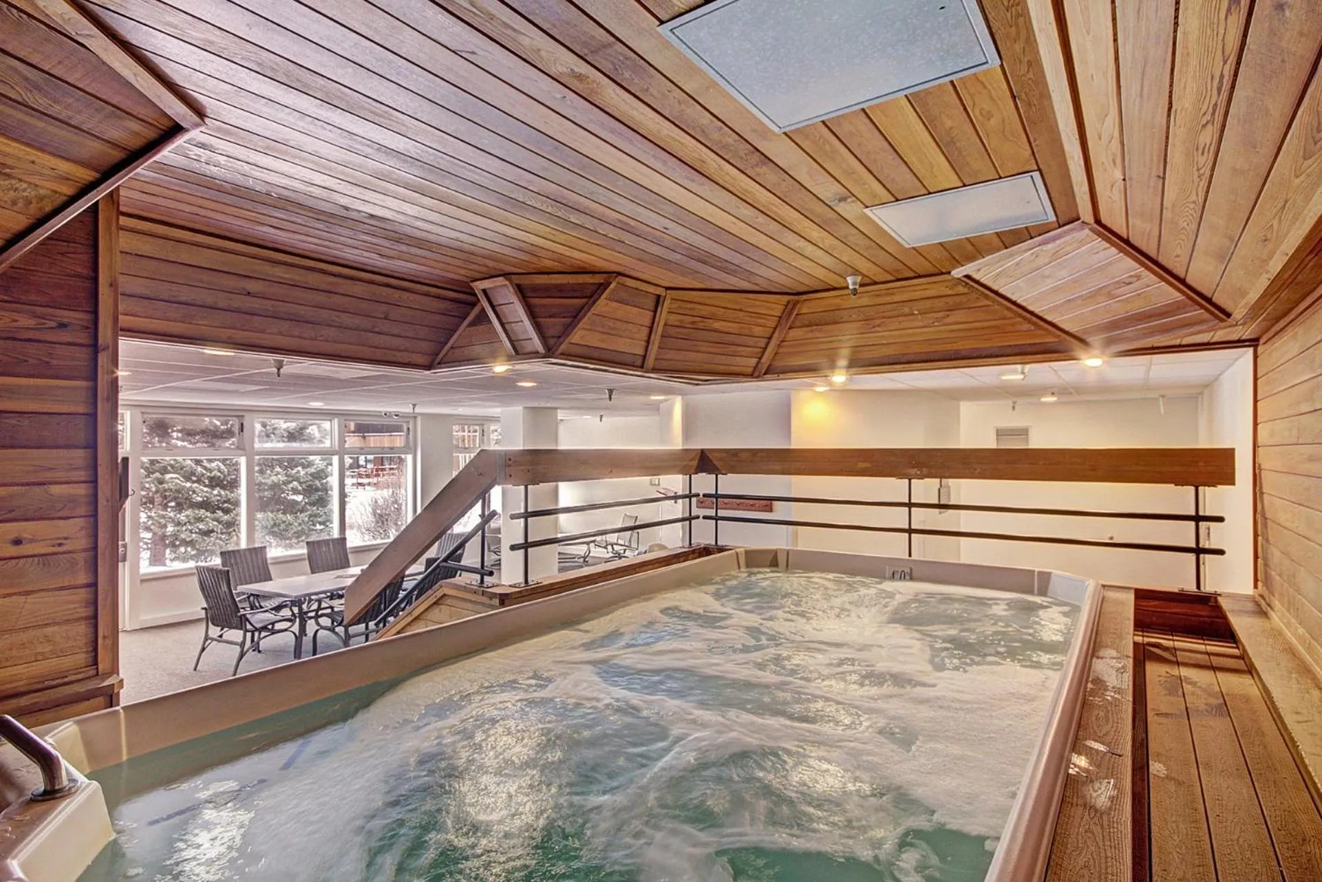 Hot Tub in VS643 Square Condo