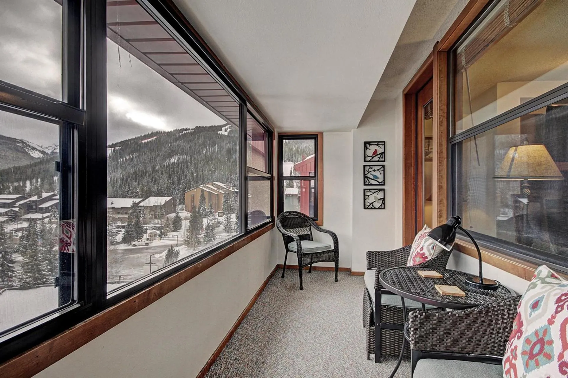 Seating area in VS643 Square Condo