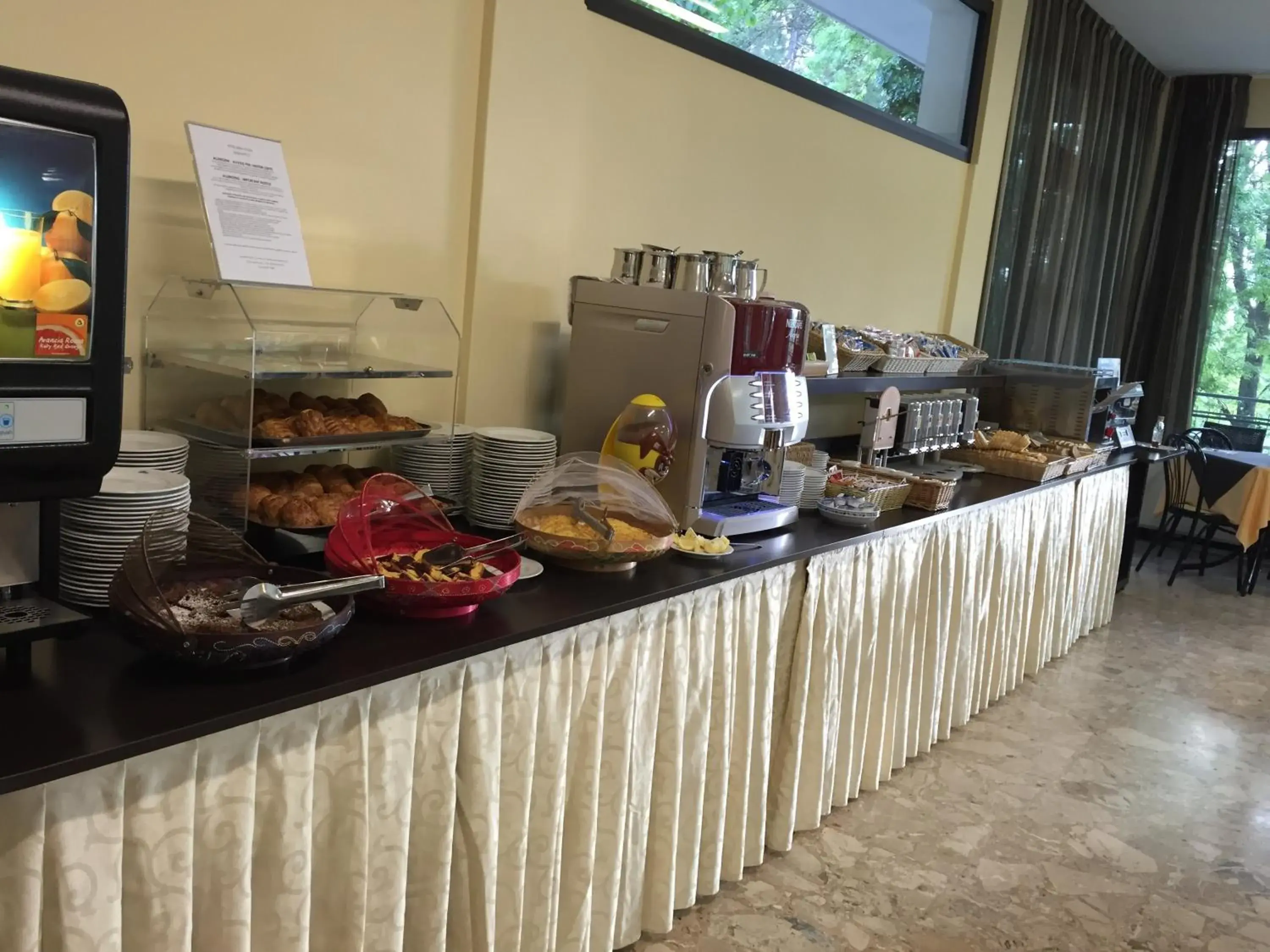 Coffee/tea facilities in Hotel Beau Soleil