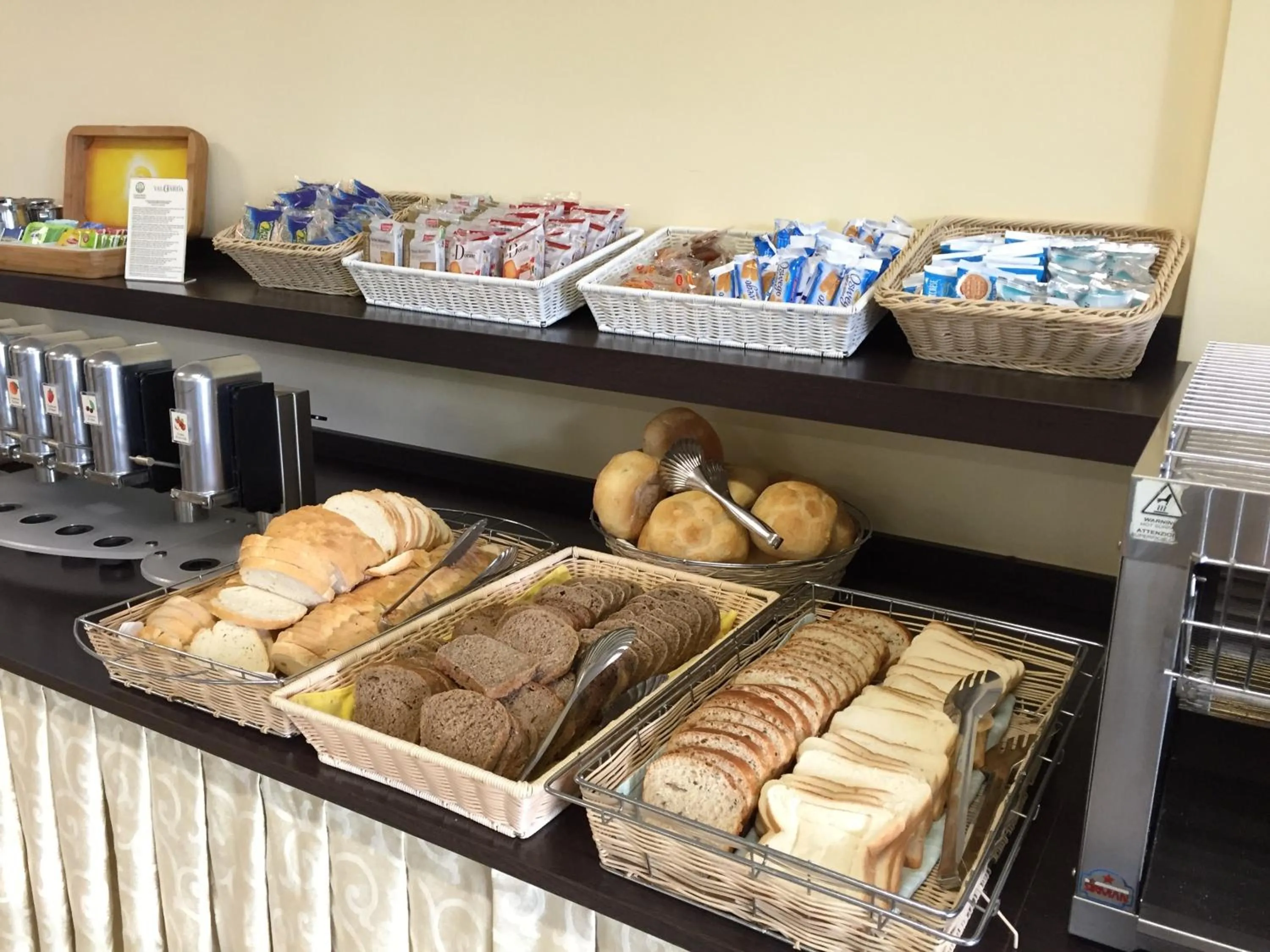 Breakfast in Hotel Beau Soleil