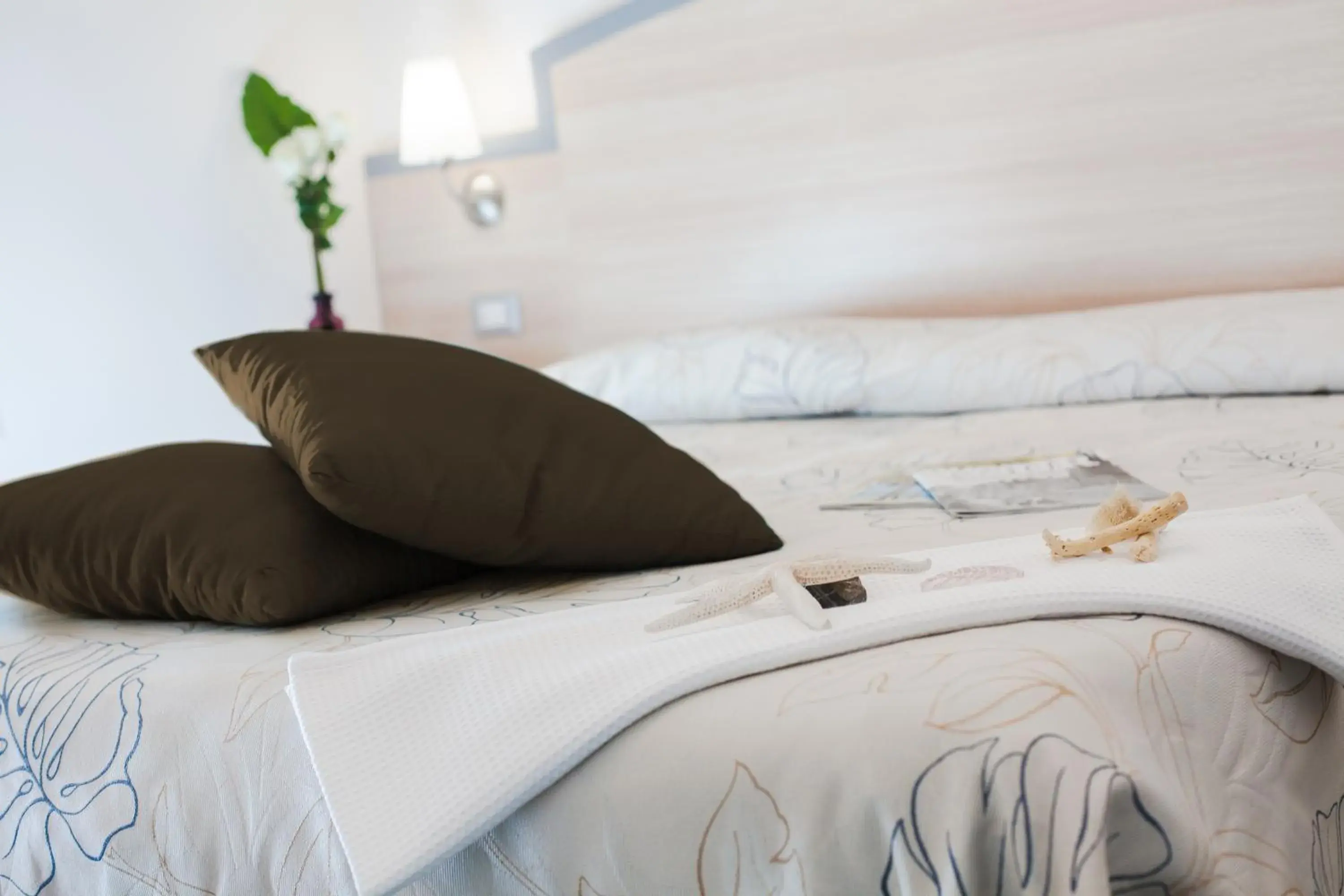 cot, Bed in Hotel Beau Soleil