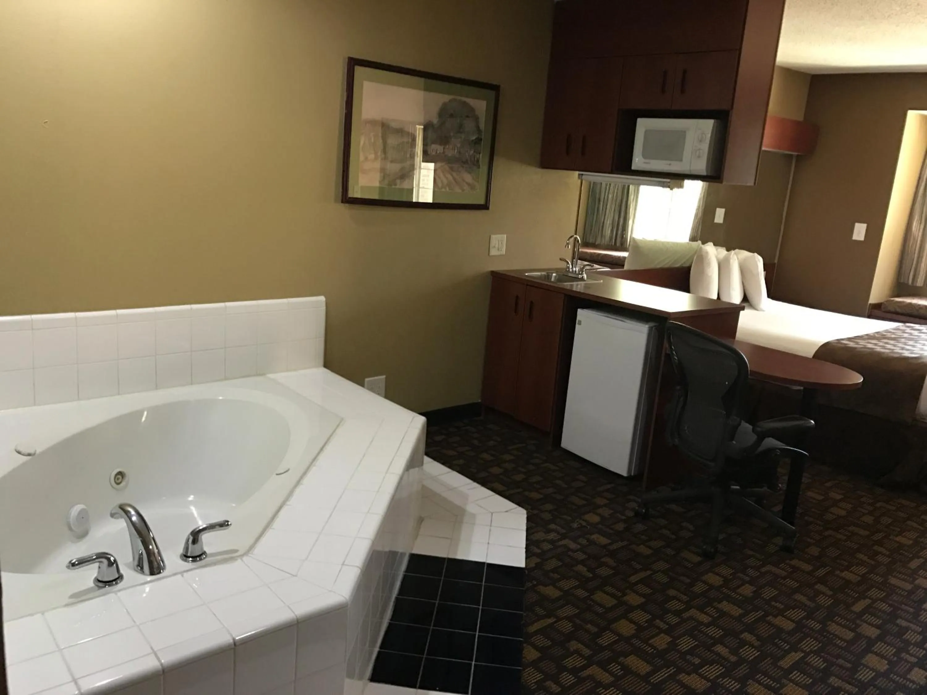Hot Tub in Microtel Inn & Suites by Wyndham Lithonia/Stone Mountain