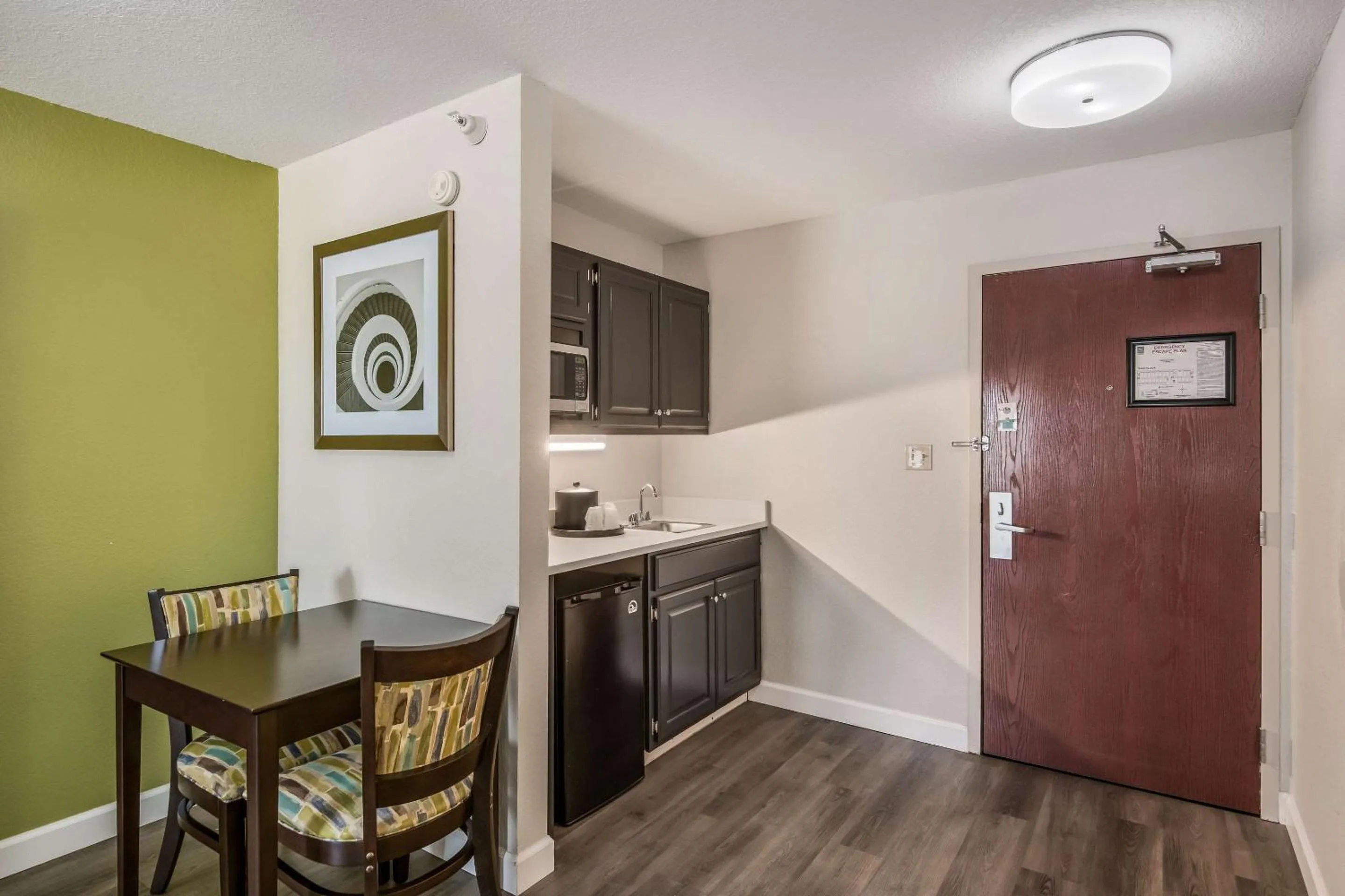 Bedroom in Quality Inn & Suites Quincy - Downtown