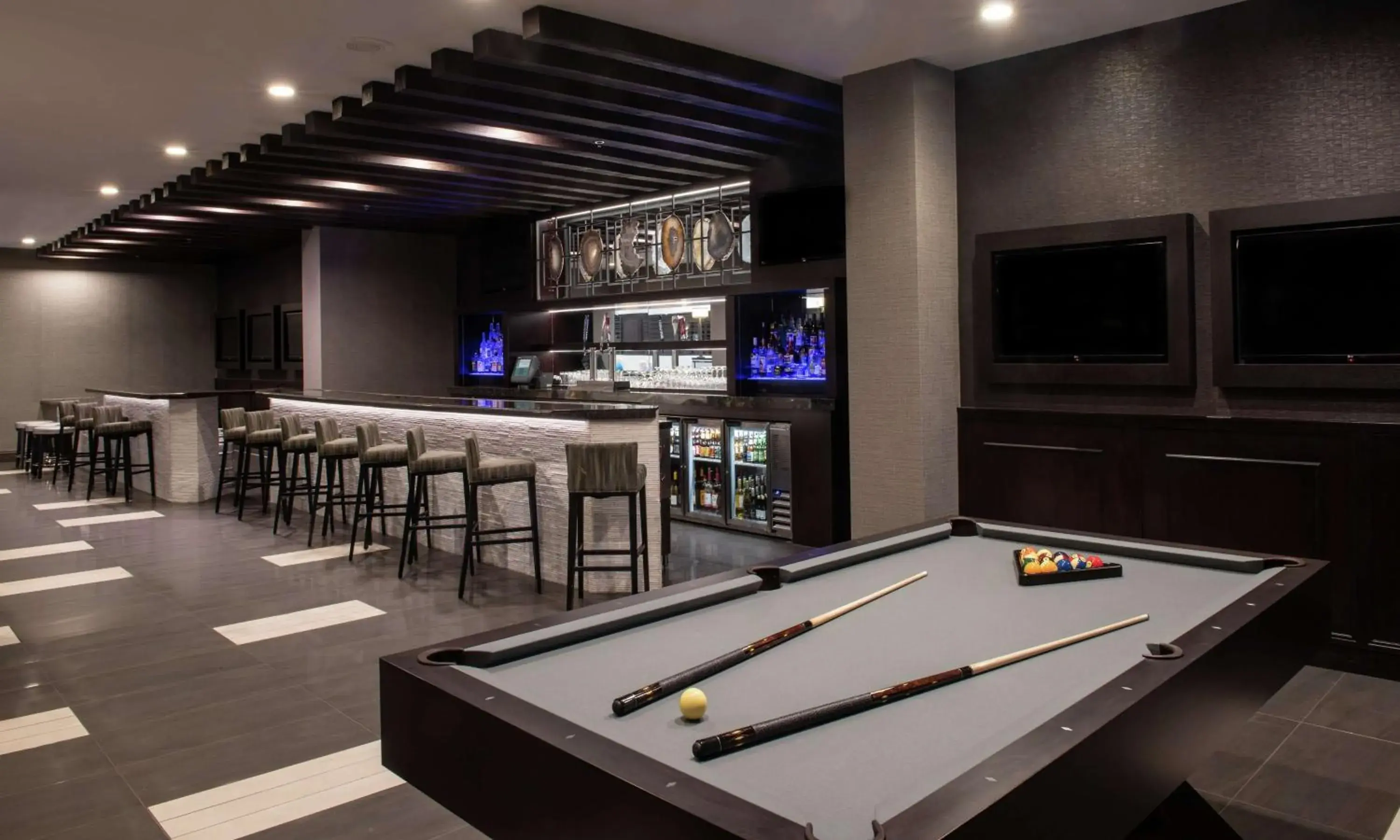 Lounge or bar in Embassy Suites by Hilton Las Vegas Lounge or bar in Embassy Suites by Hilton Las Vegas