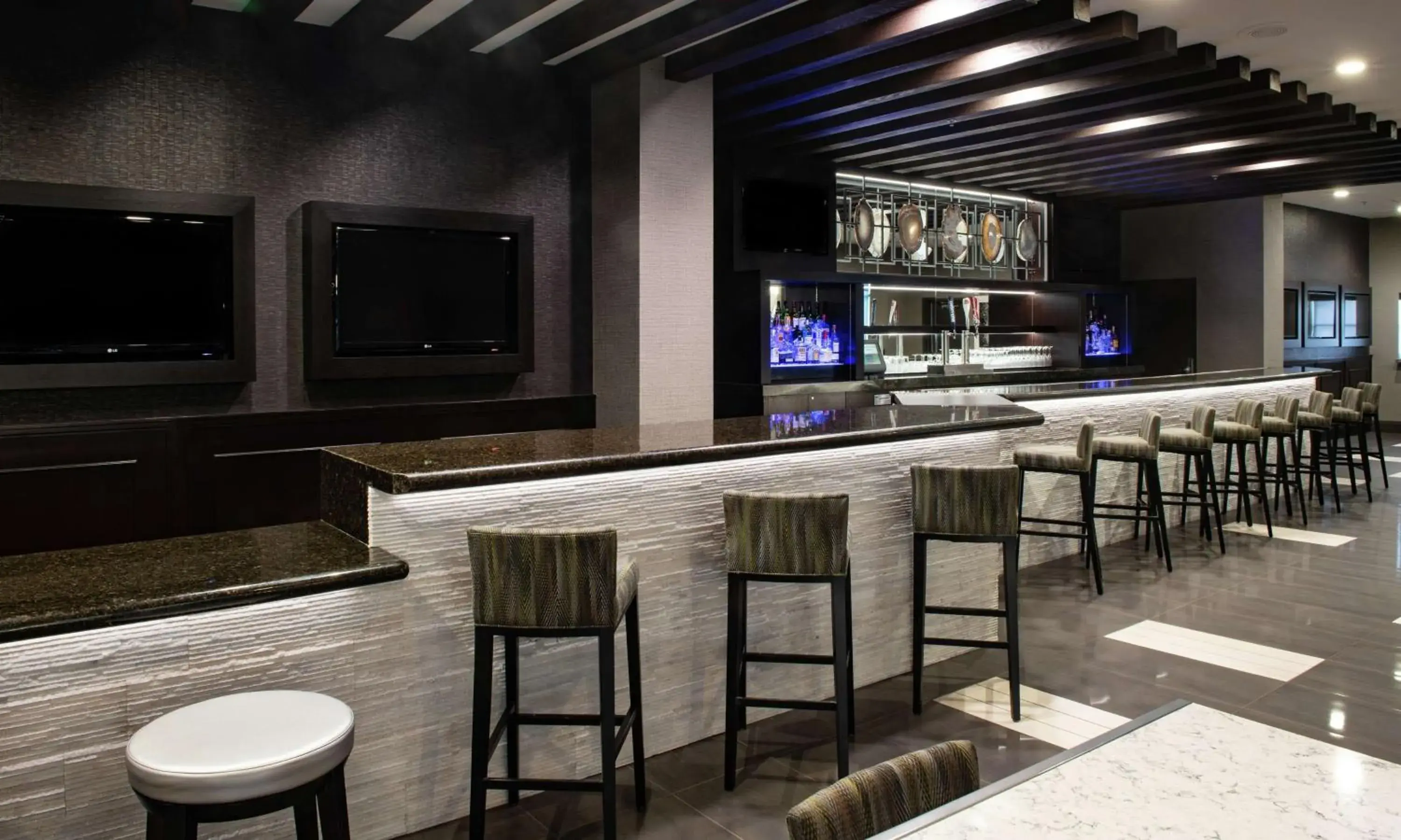 Lounge or bar in Embassy Suites by Hilton Las Vegas Lounge or bar in Embassy Suites by Hilton Las Vegas