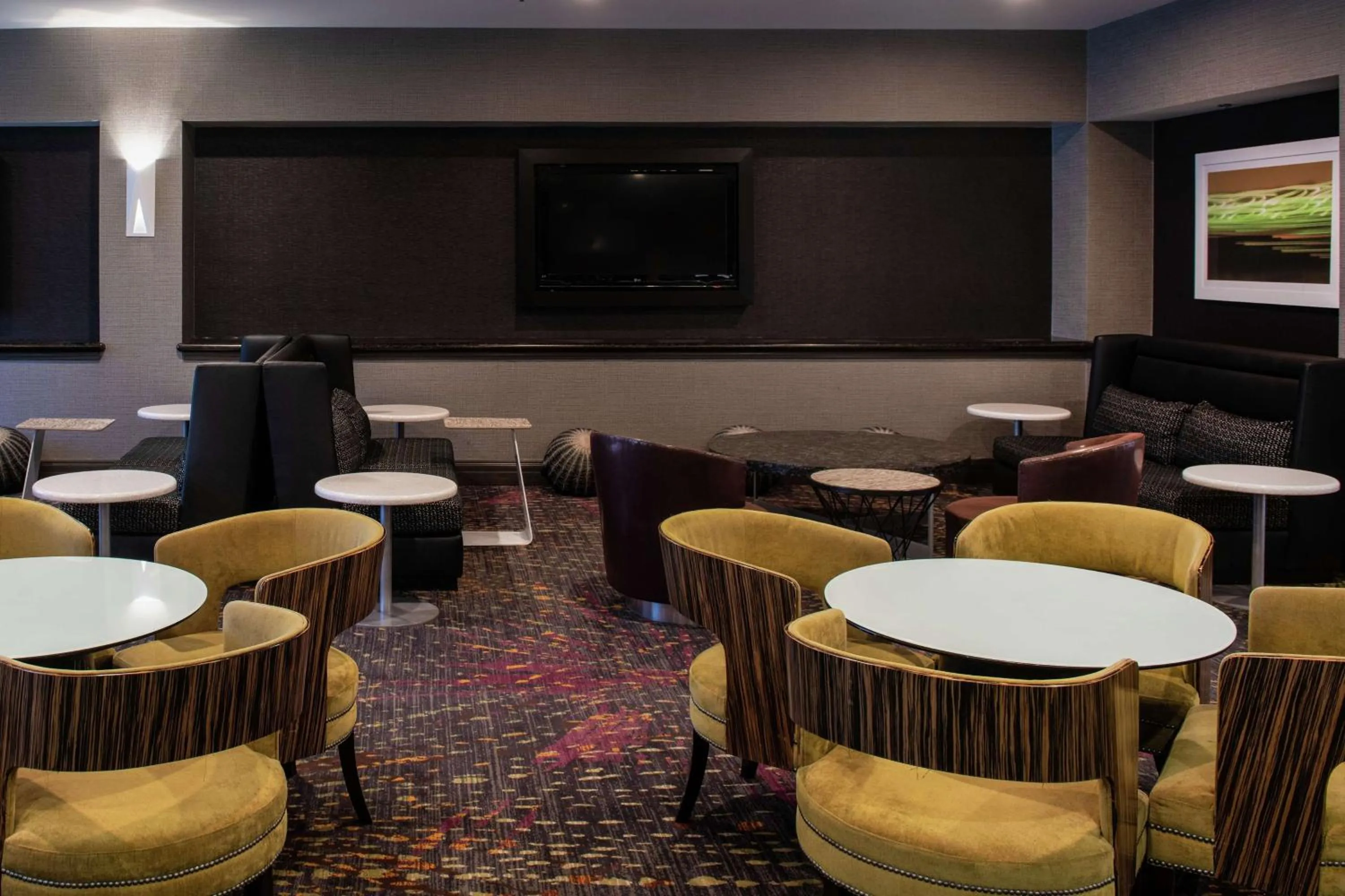 Dining area in Embassy Suites by Hilton Las Vegas