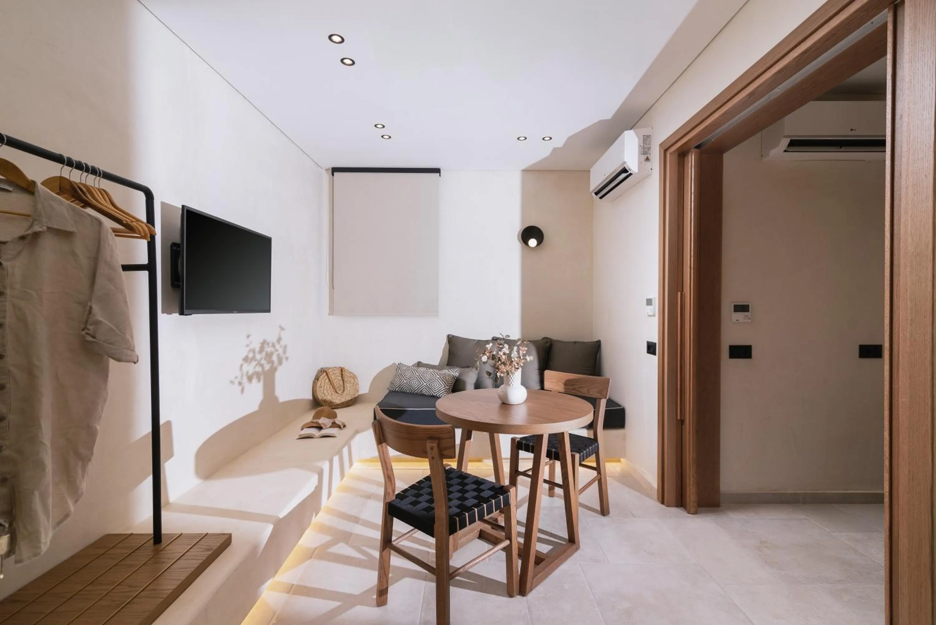 Living room in Idi Hotel