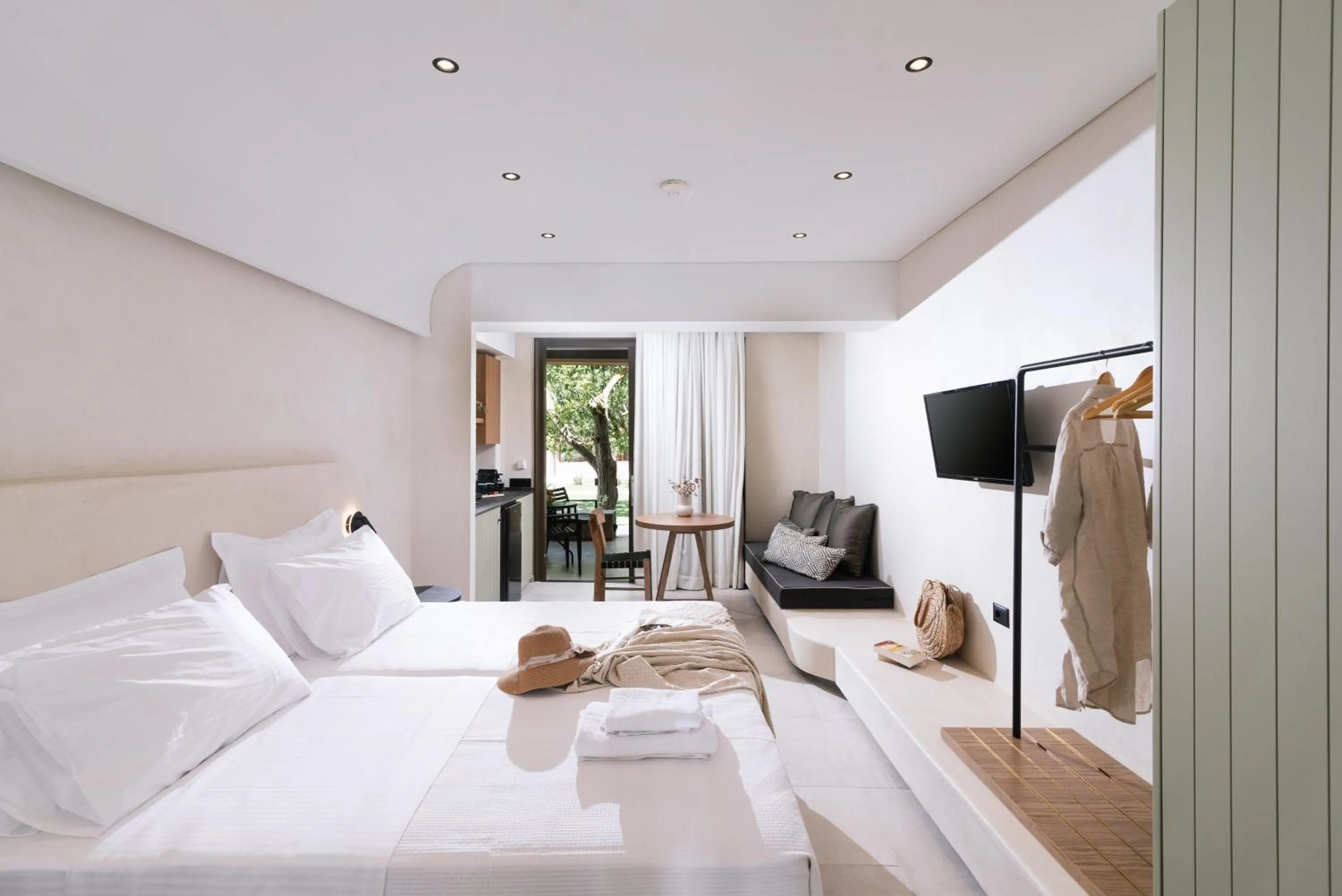 Photo of the whole room, Bed in Idi Hotel