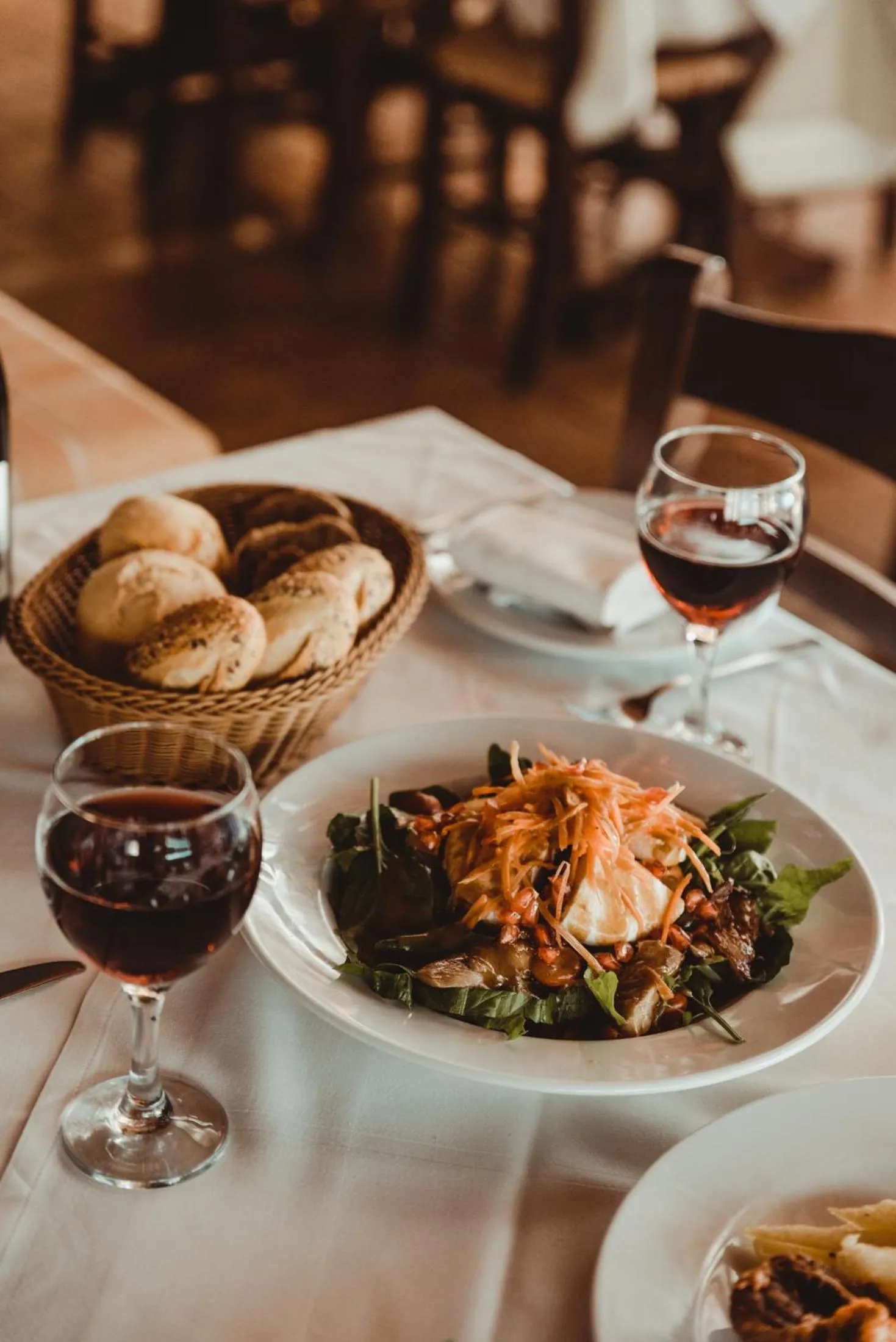 Food and drinks in Idi Hotel