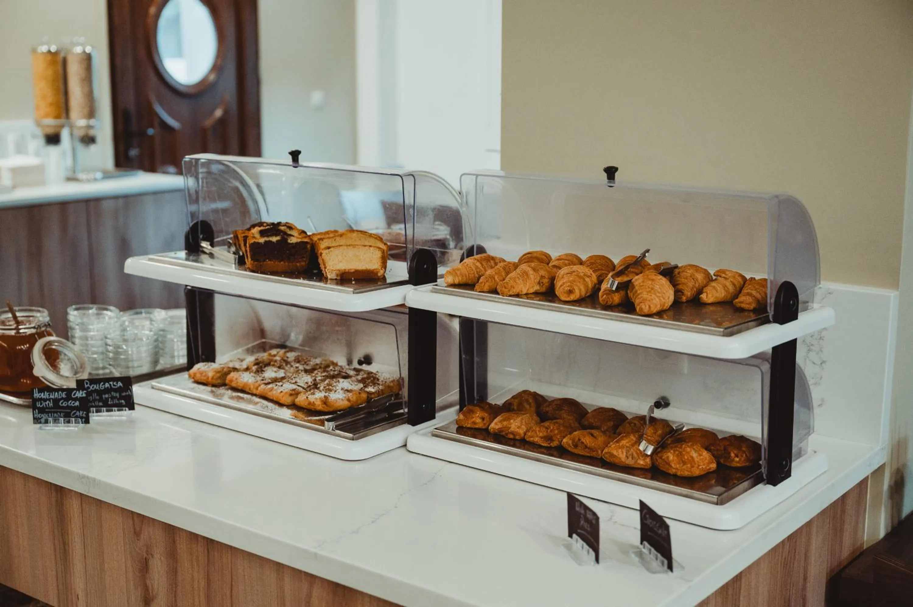 Buffet breakfast in Idi Hotel