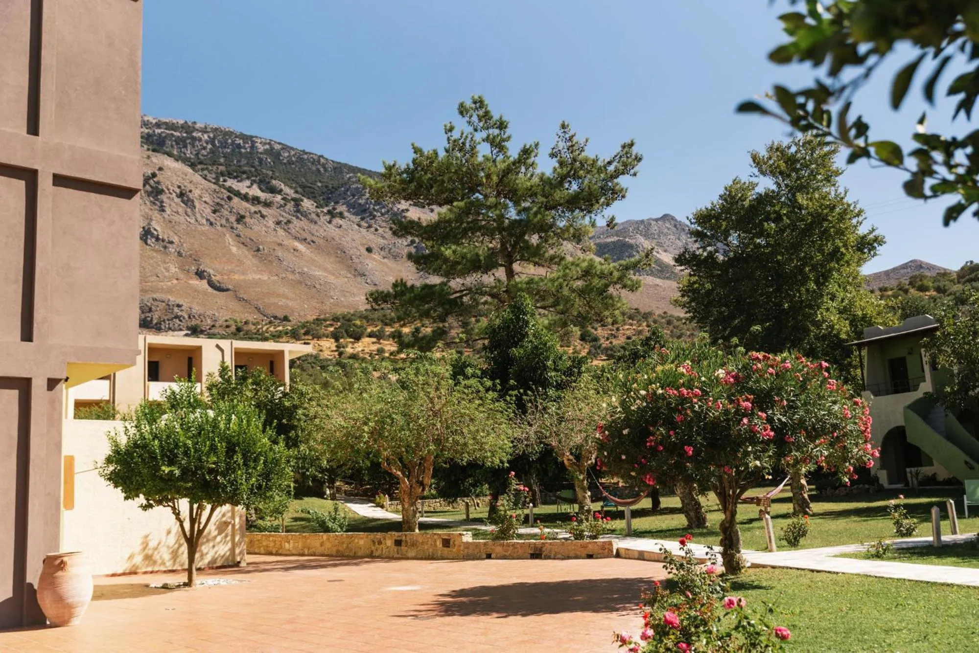 Property building in Idi Hotel