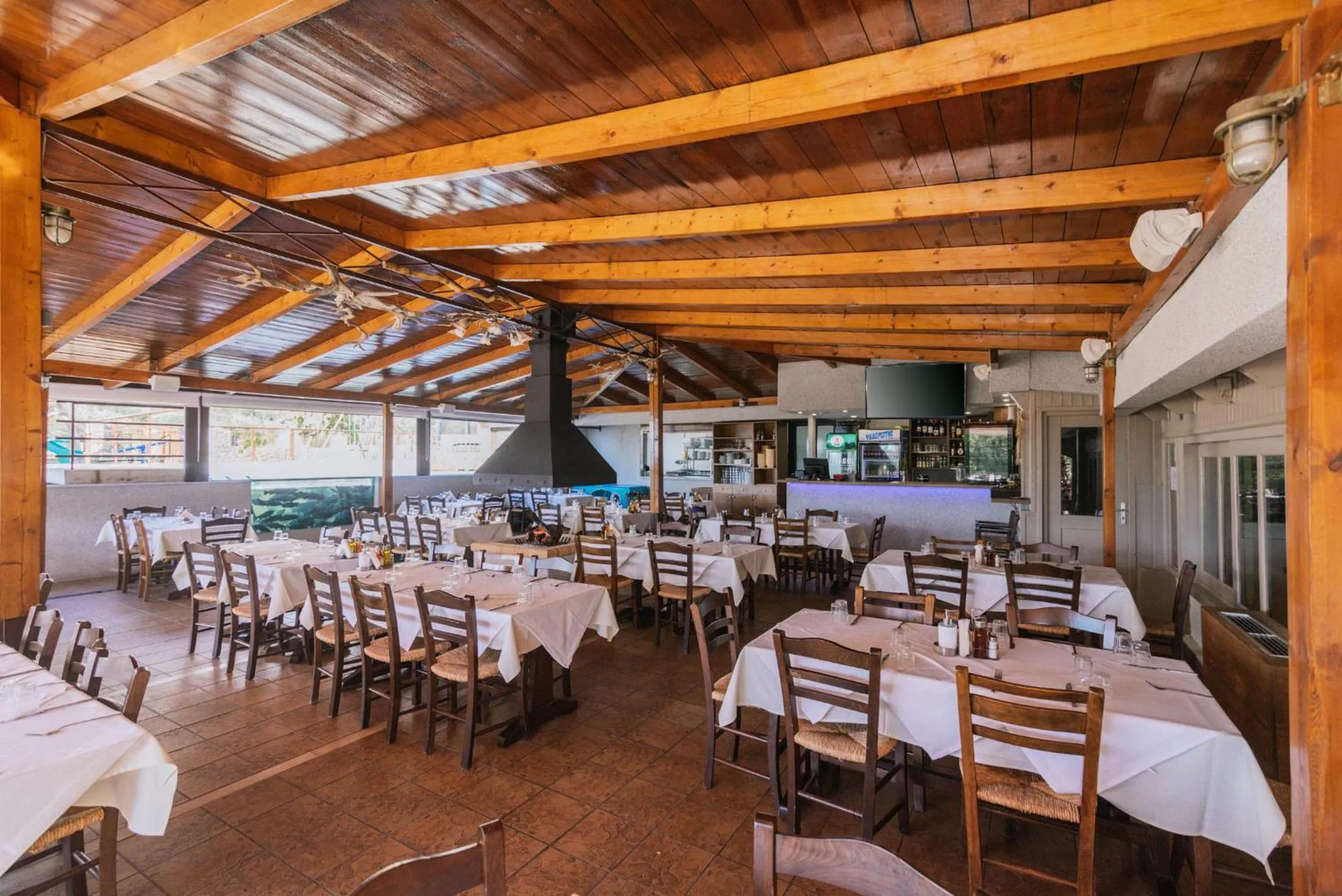 Restaurant/places to eat in Idi Hotel