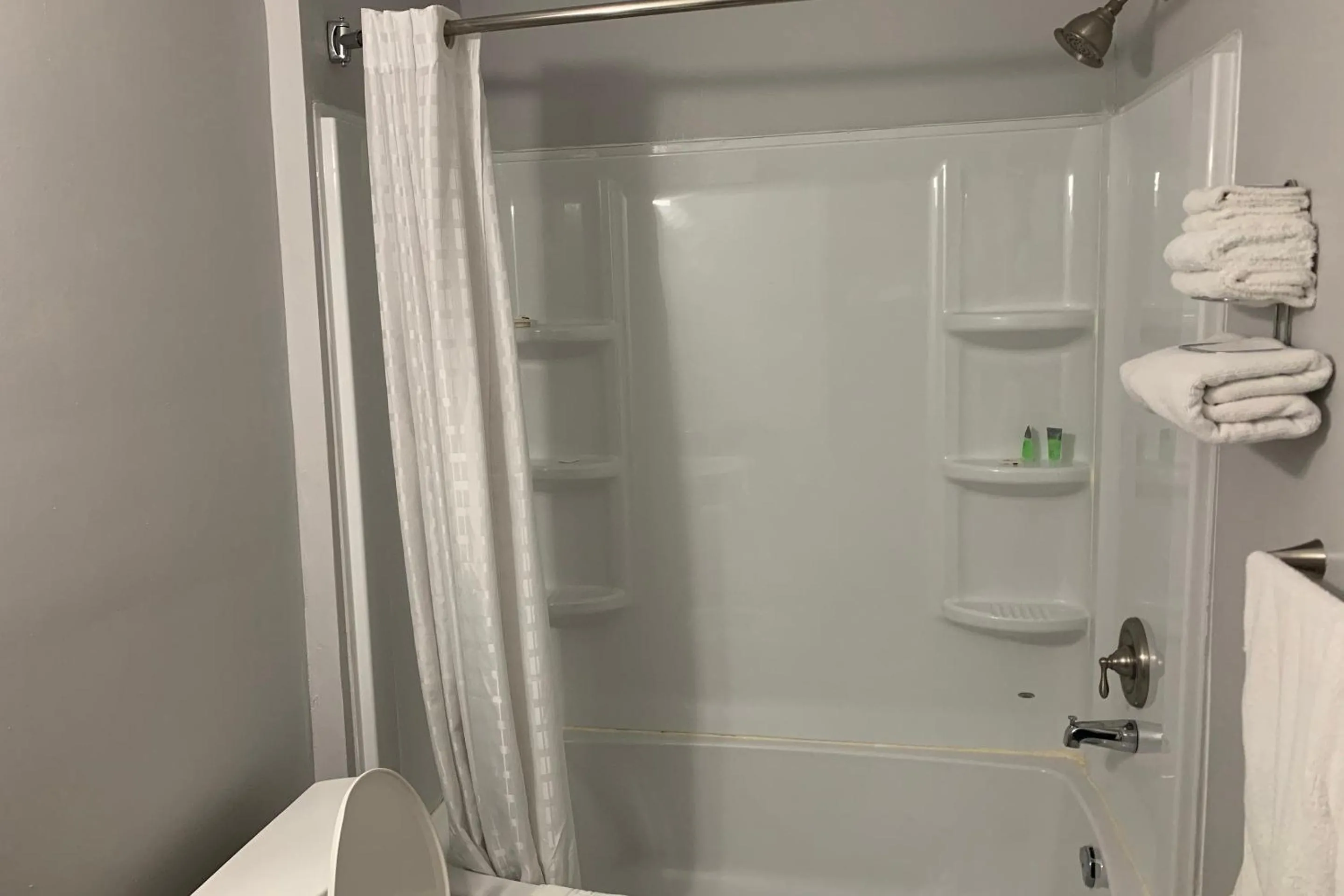 Bathroom in Lucien Motel