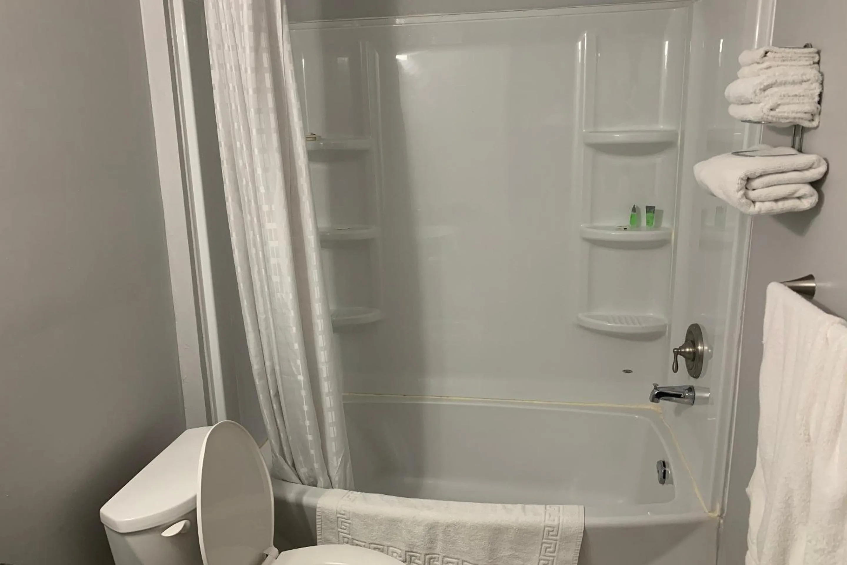 Bathroom in Lucien Motel