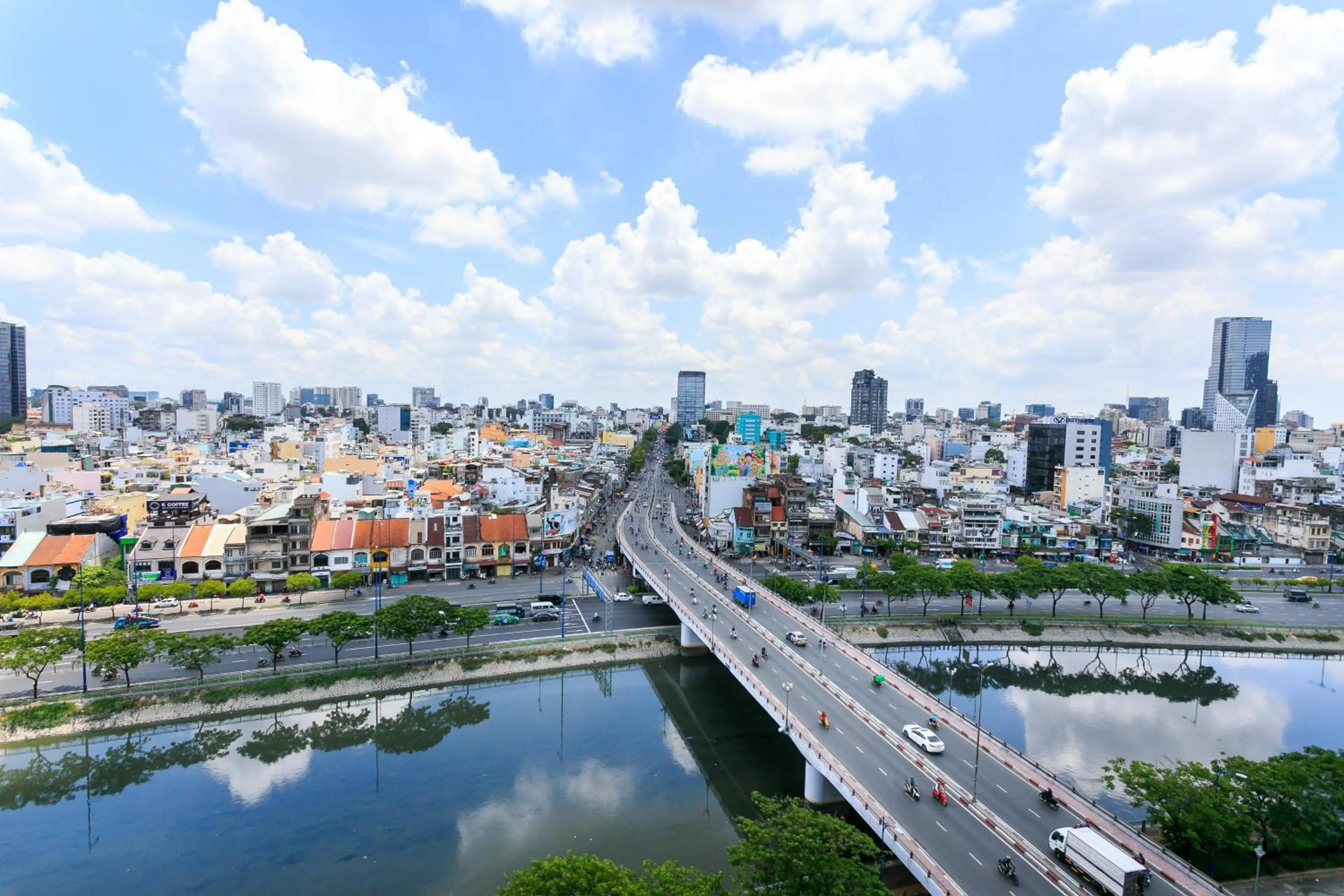 River view in TeeUp Home - Infinity Pool Signature