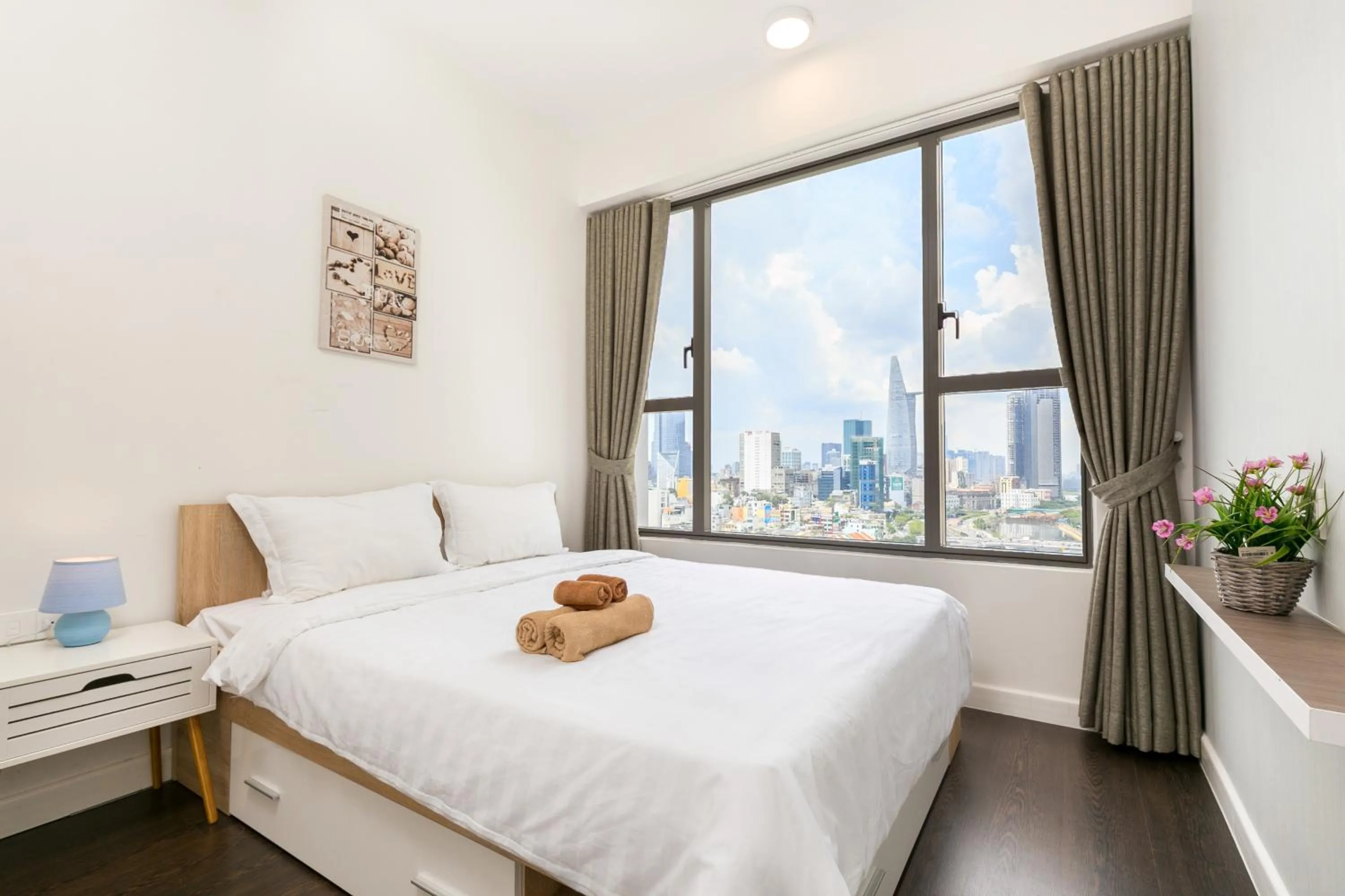 Photo of the whole room, Bed in TeeUp Home - Infinity Pool Signature