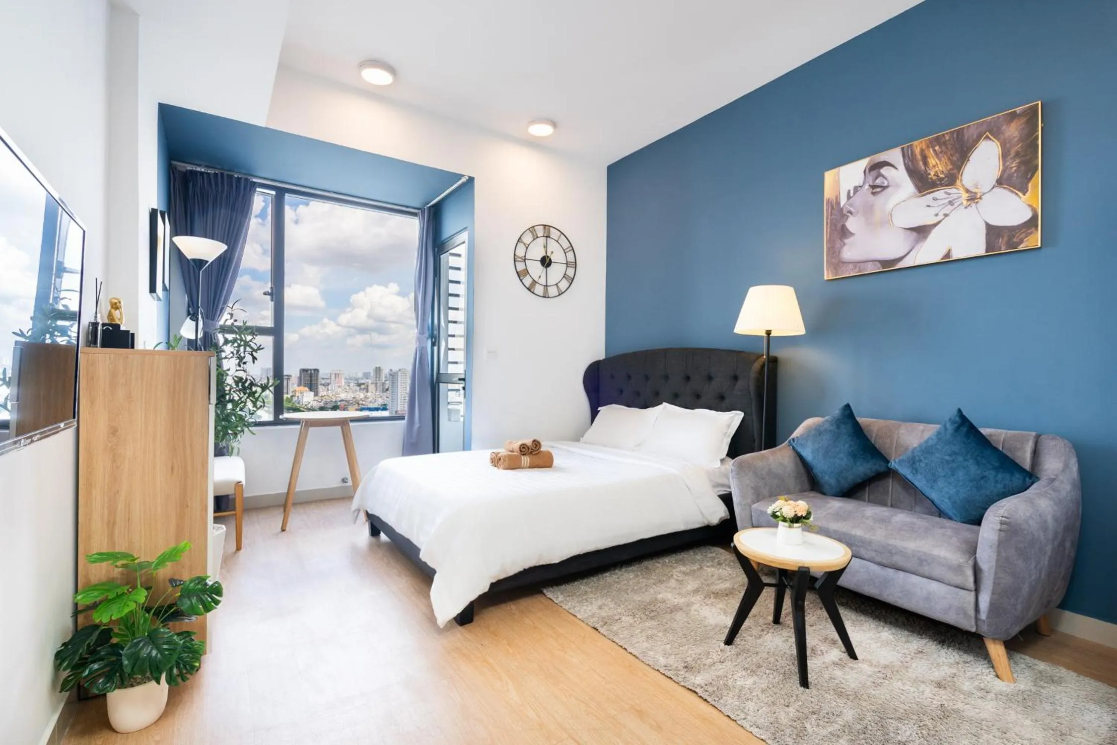 Bed in TeeUp Home - Infinity Pool Signature